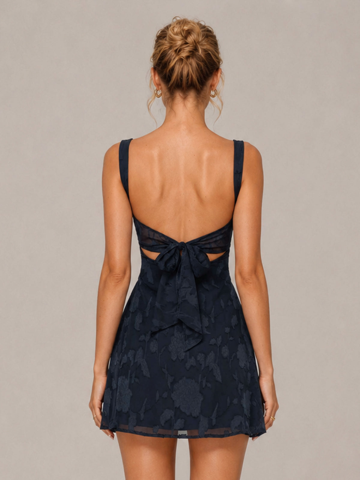 Robes De Bal À Chic Col V Jacquard Mini Averi