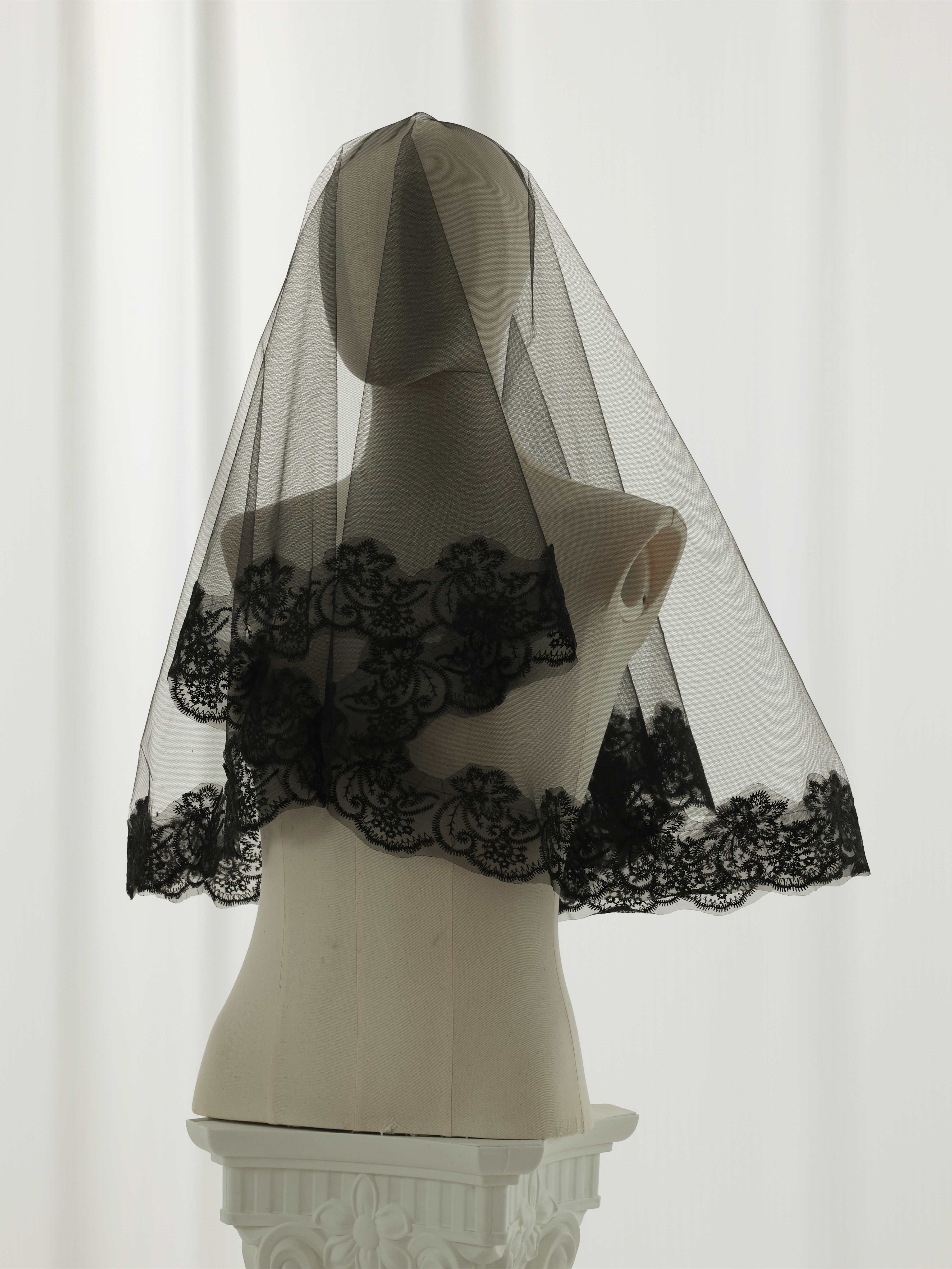 Voile De Mariée En Dentelle Avec Bordure Brodée
