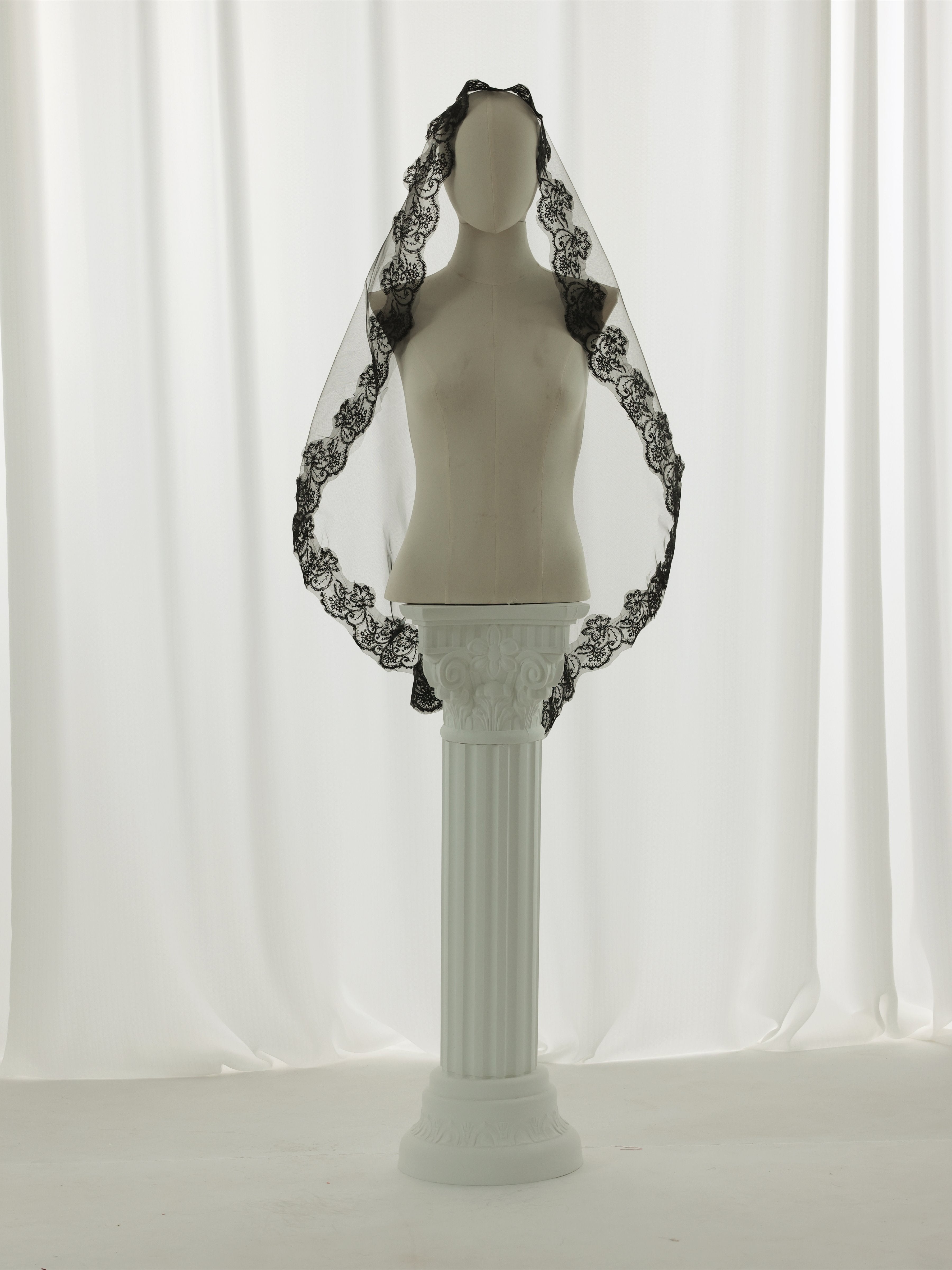 Voile De Mariée En Dentelle Avec Bordure Brodée