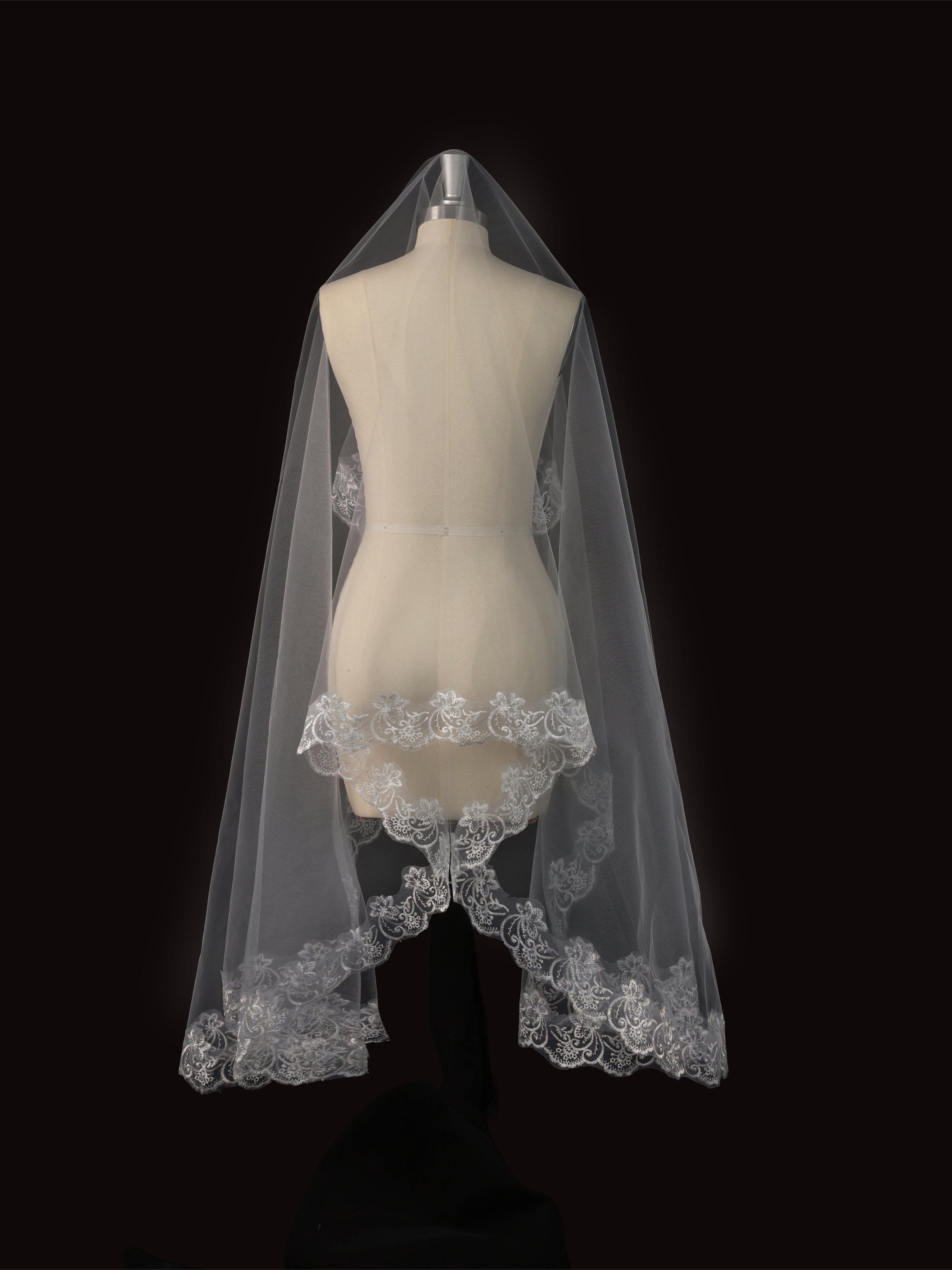 Voile De Mariée En Dentelle Avec Bordure Florale