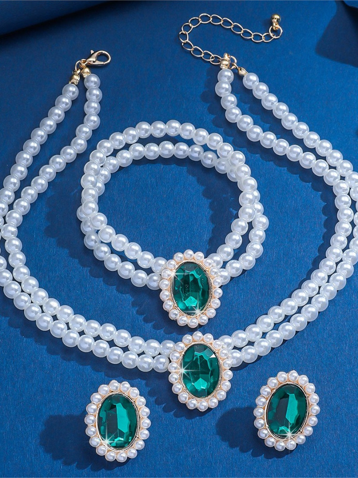 Parure De Bijoux Habillée En Perles Et Cristal