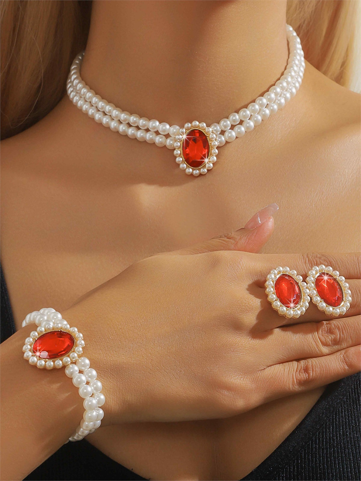 Parure De Bijoux Habillée En Perles Et Cristal