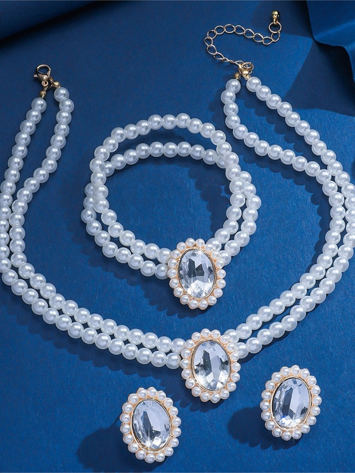 Parure De Bijoux Habillée En Perles Et Cristal