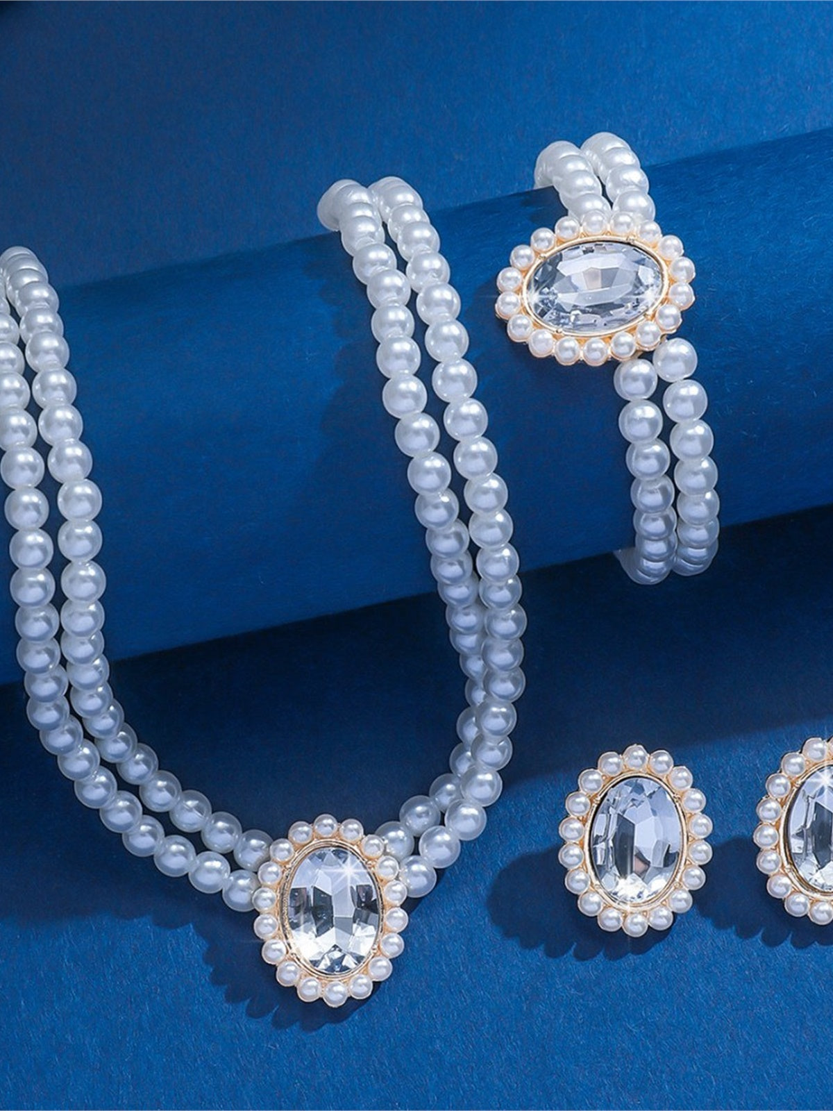 Parure De Bijoux Habillée En Perles Et Cristal