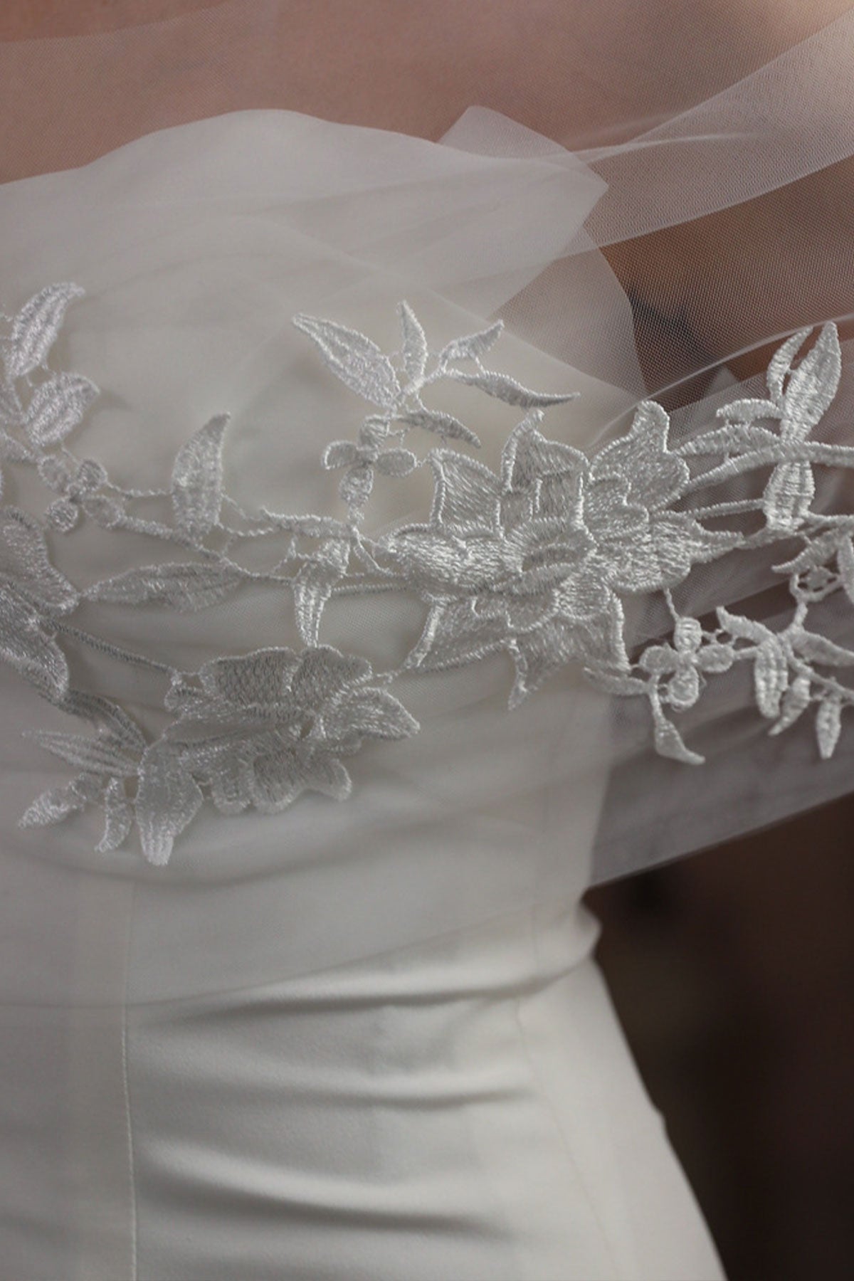 Étole De Mariée En Tulle Avec Appliqués Floraux