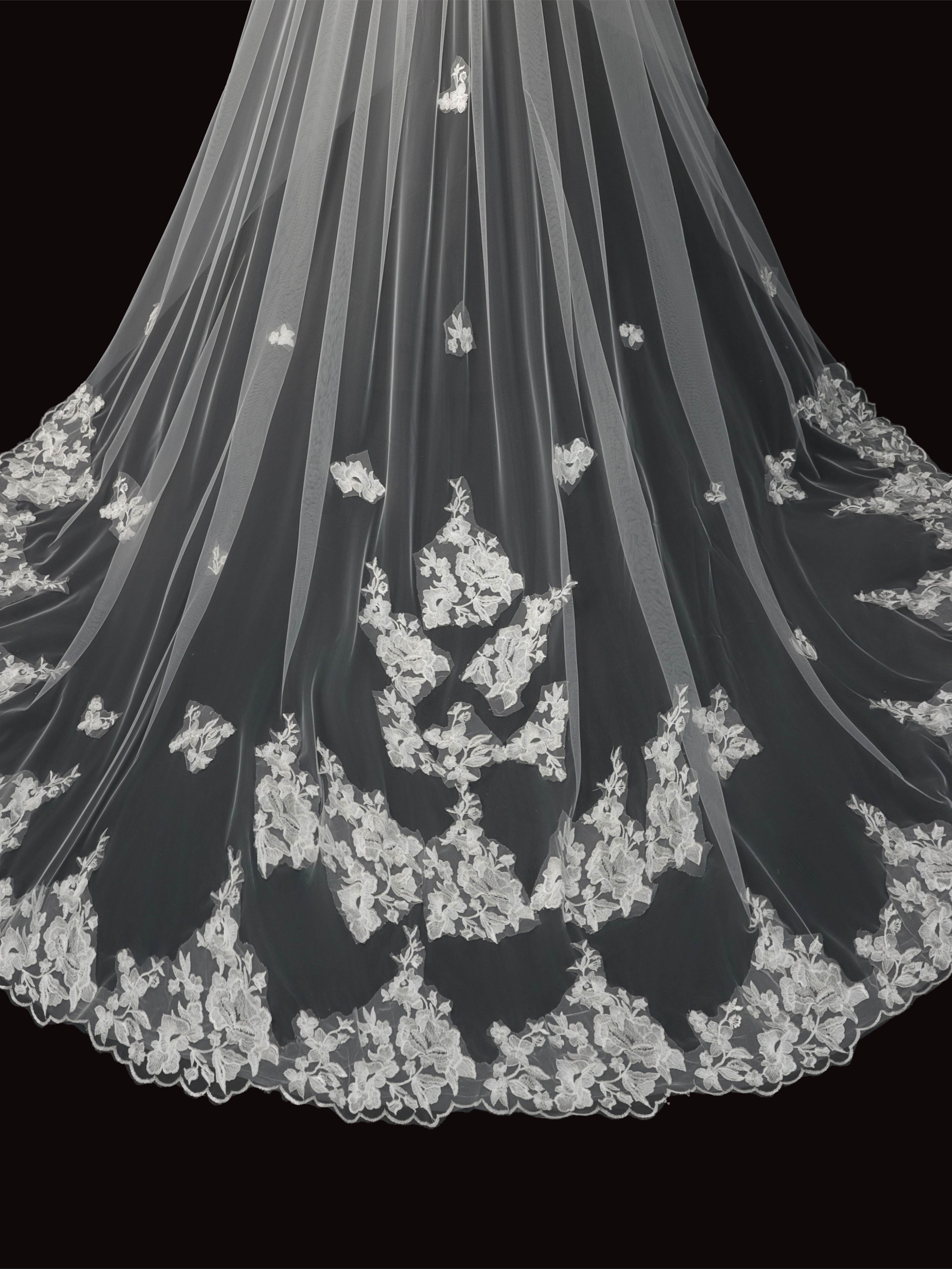 Voile De Mariée Volumineux En Tulle Avec Peigne