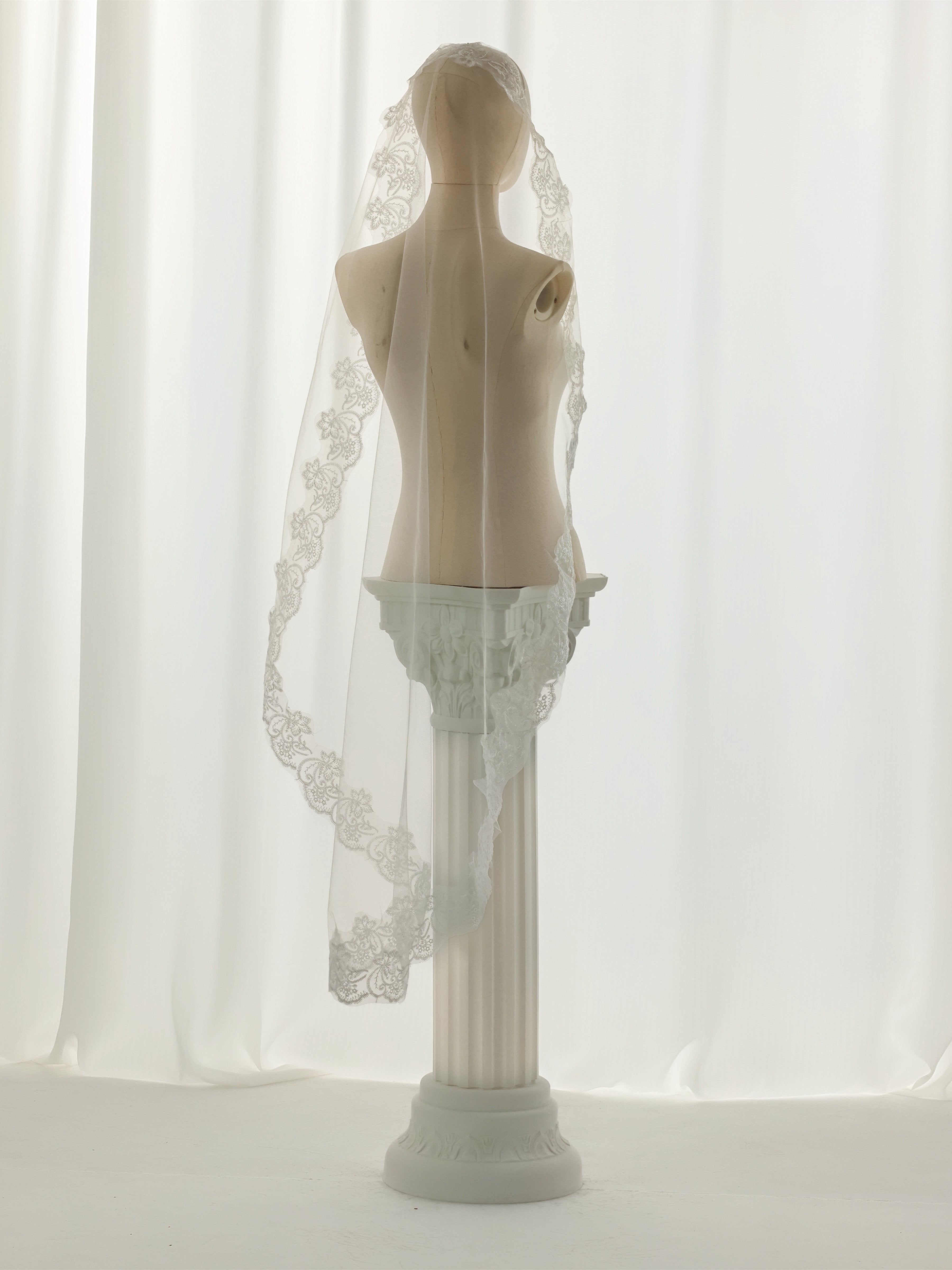 Voile De Mariée Mantille Avec Bordure En Dentelle Florale