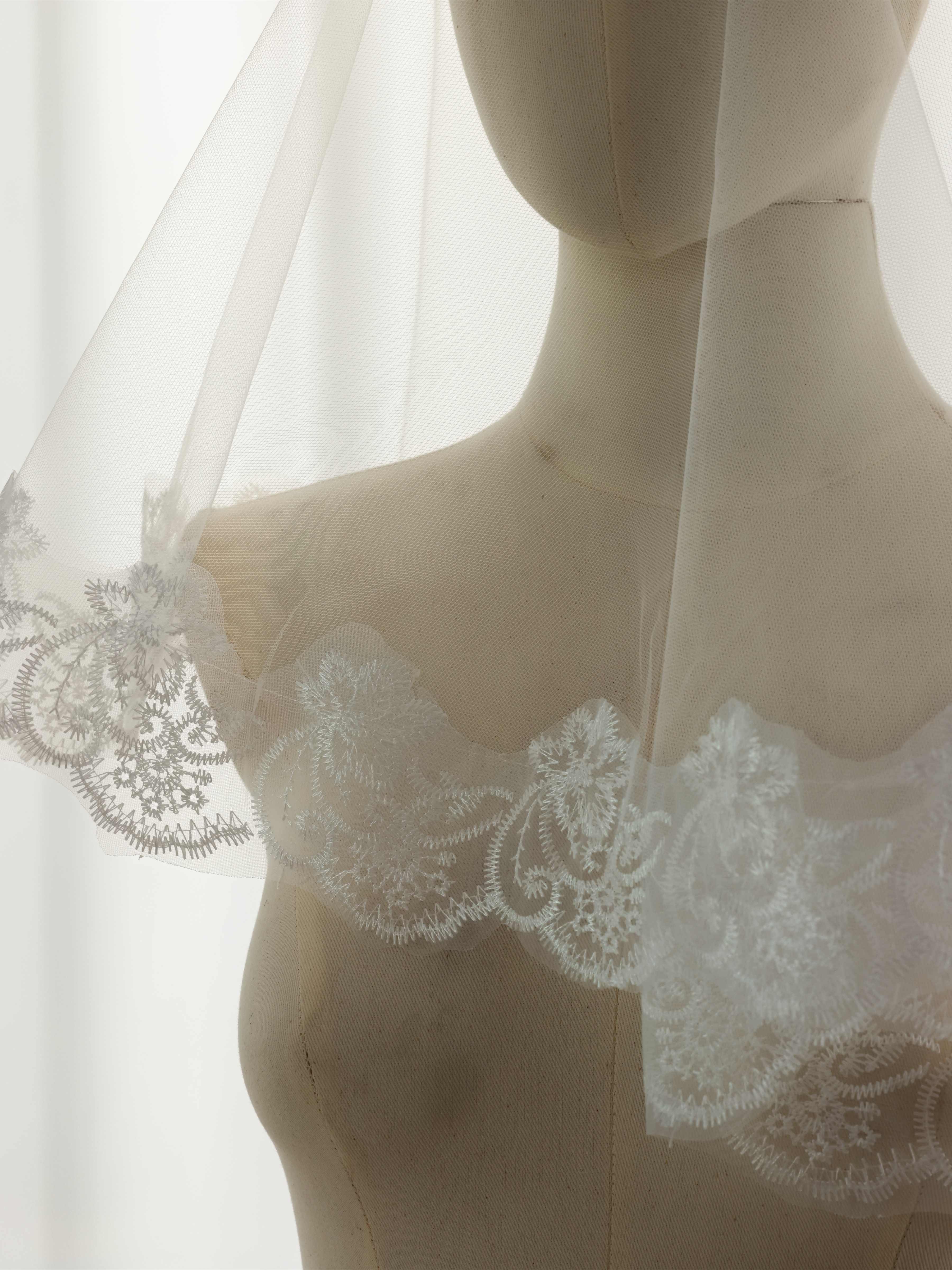 Voile De Mariée Mantille Avec Bordure En Dentelle Florale