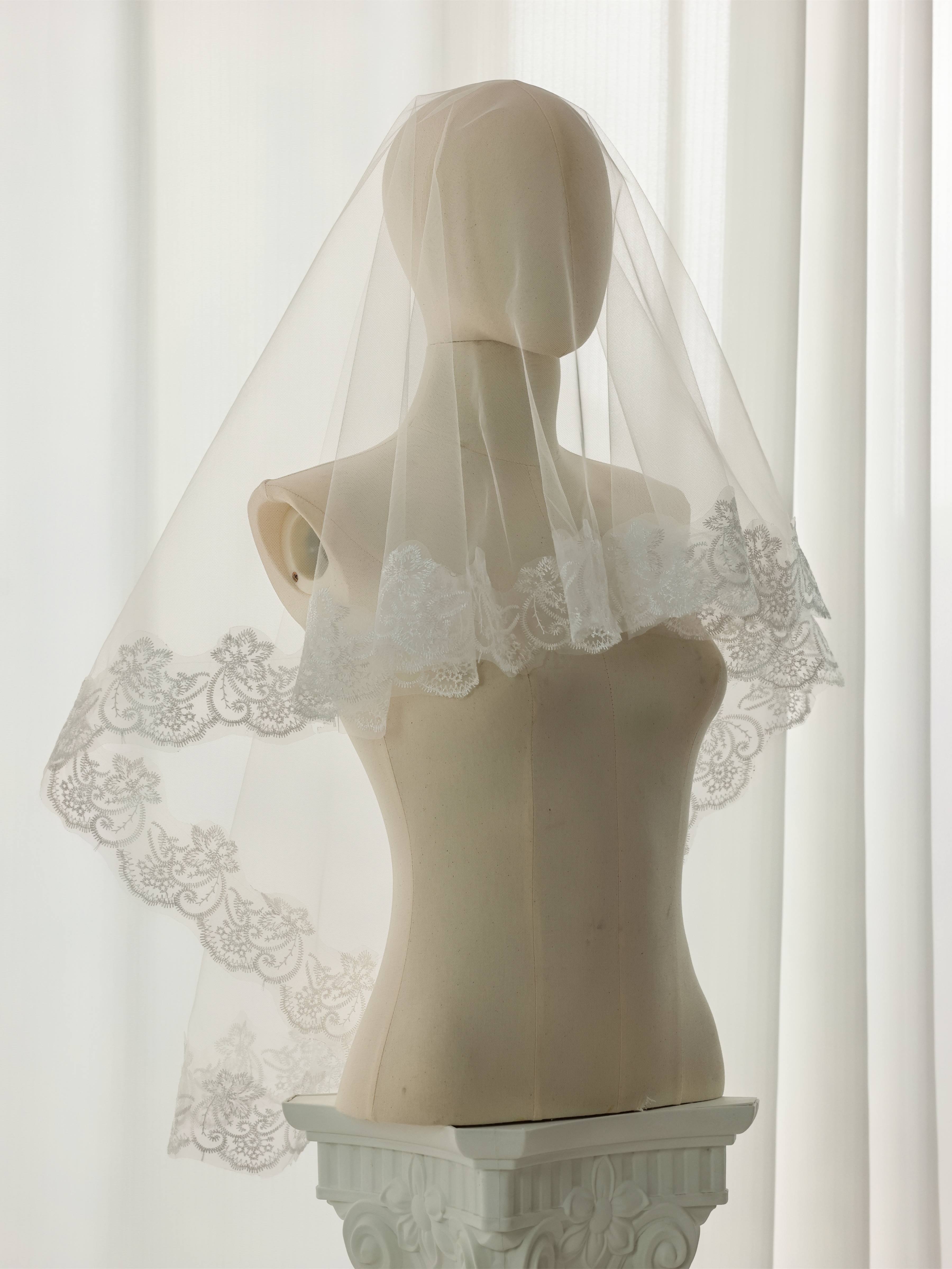 Voile De Mariée Mantille Avec Bordure En Dentelle Florale