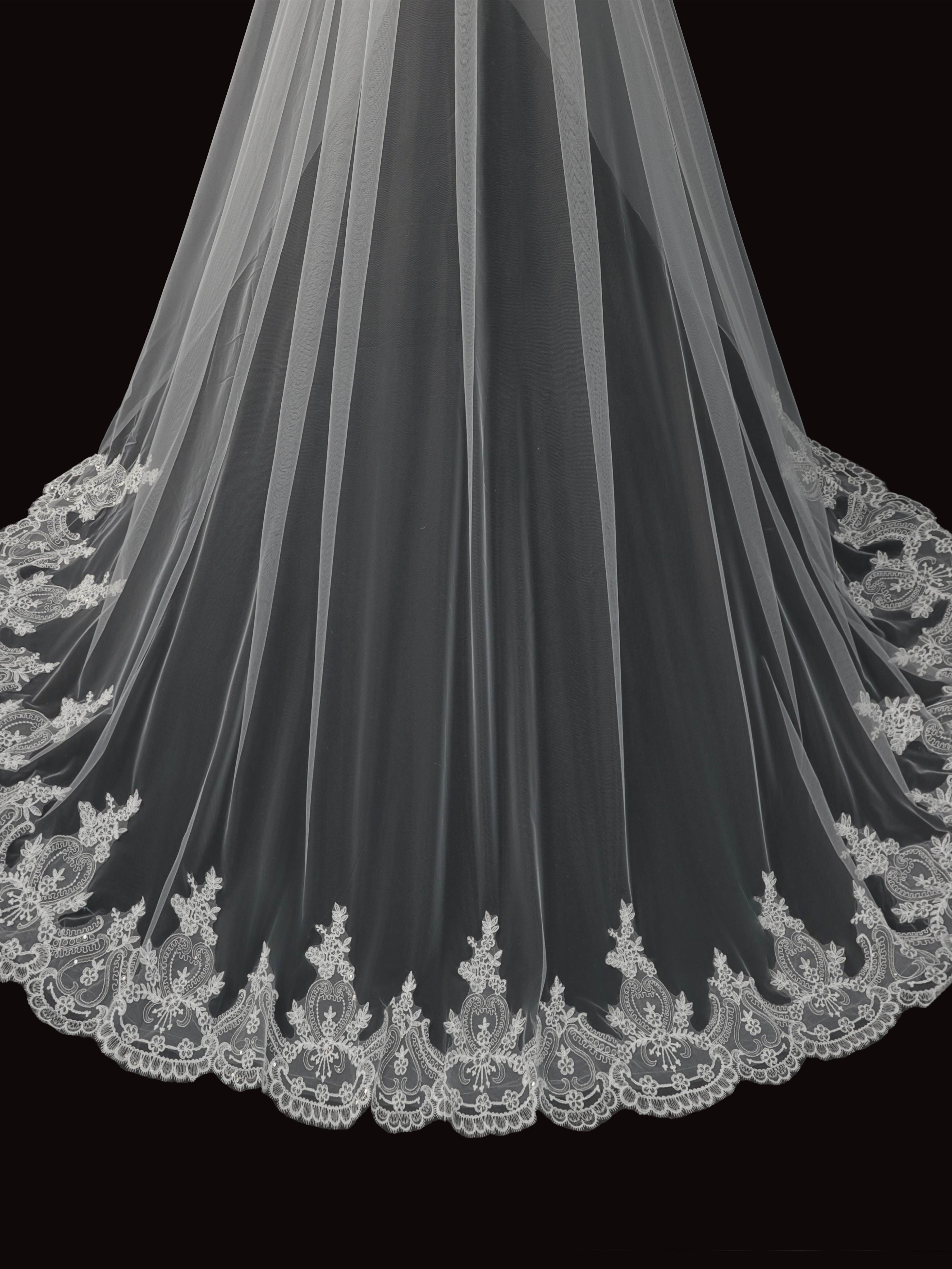 Voile De Mariée En Tulle Superposé Avec Peigne