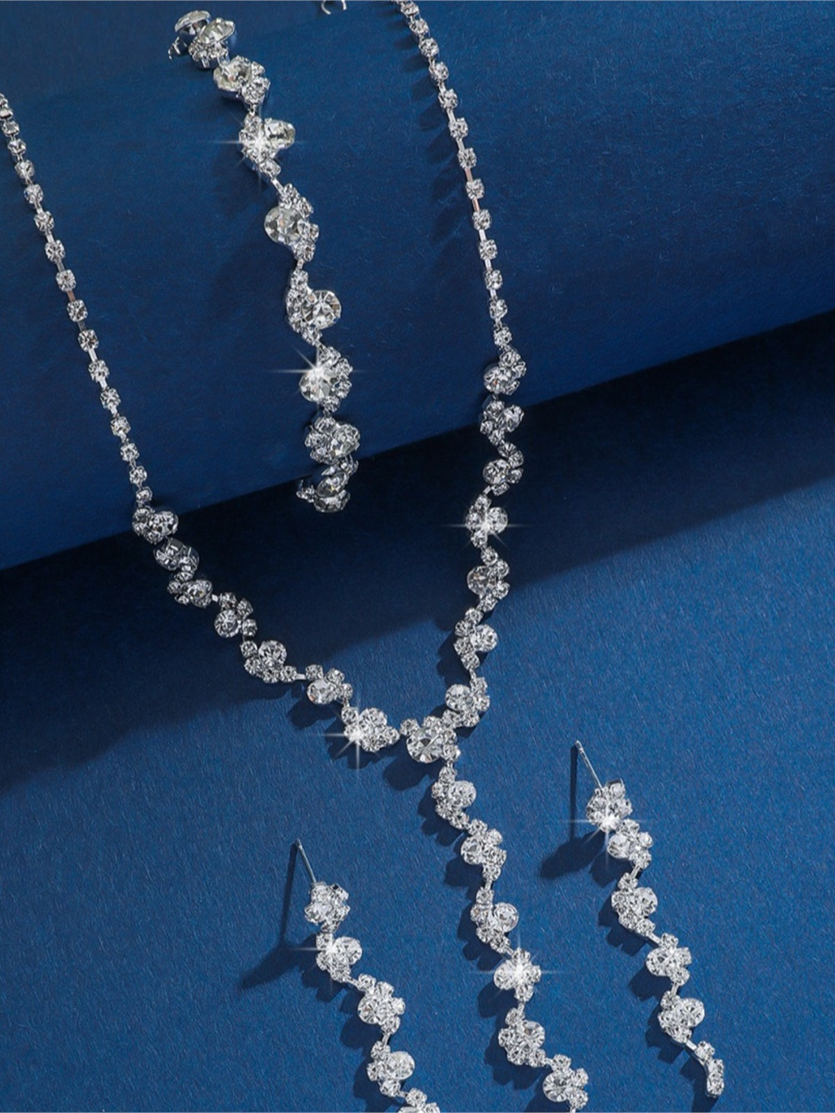 Parure De Bijoux De Soirée En Cristal Et Métaux Mixtes