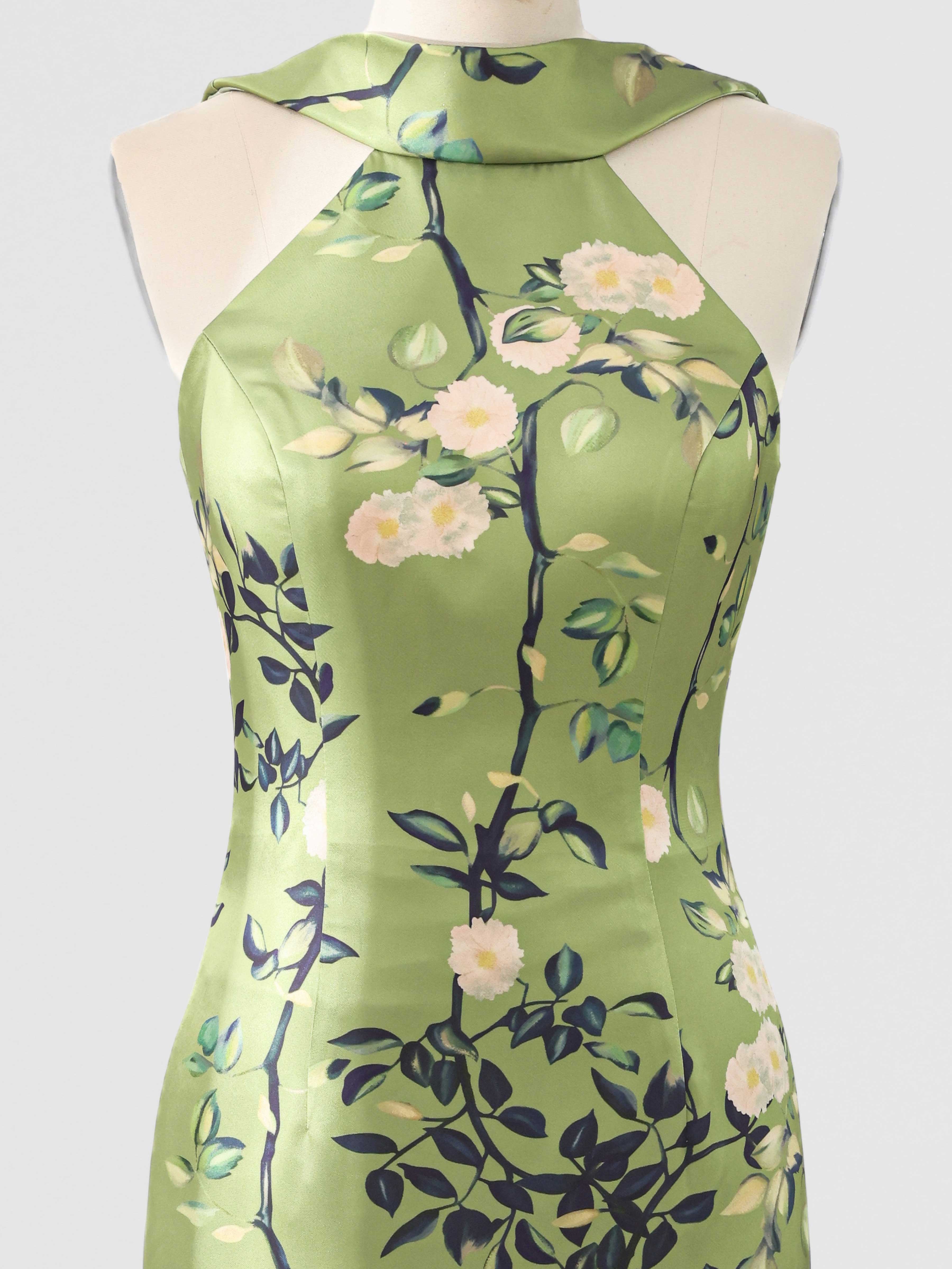 Robes Mère De La Mariée À Élégante Satin À Motifs Floraux Licou Avec Dos Noué Auralie