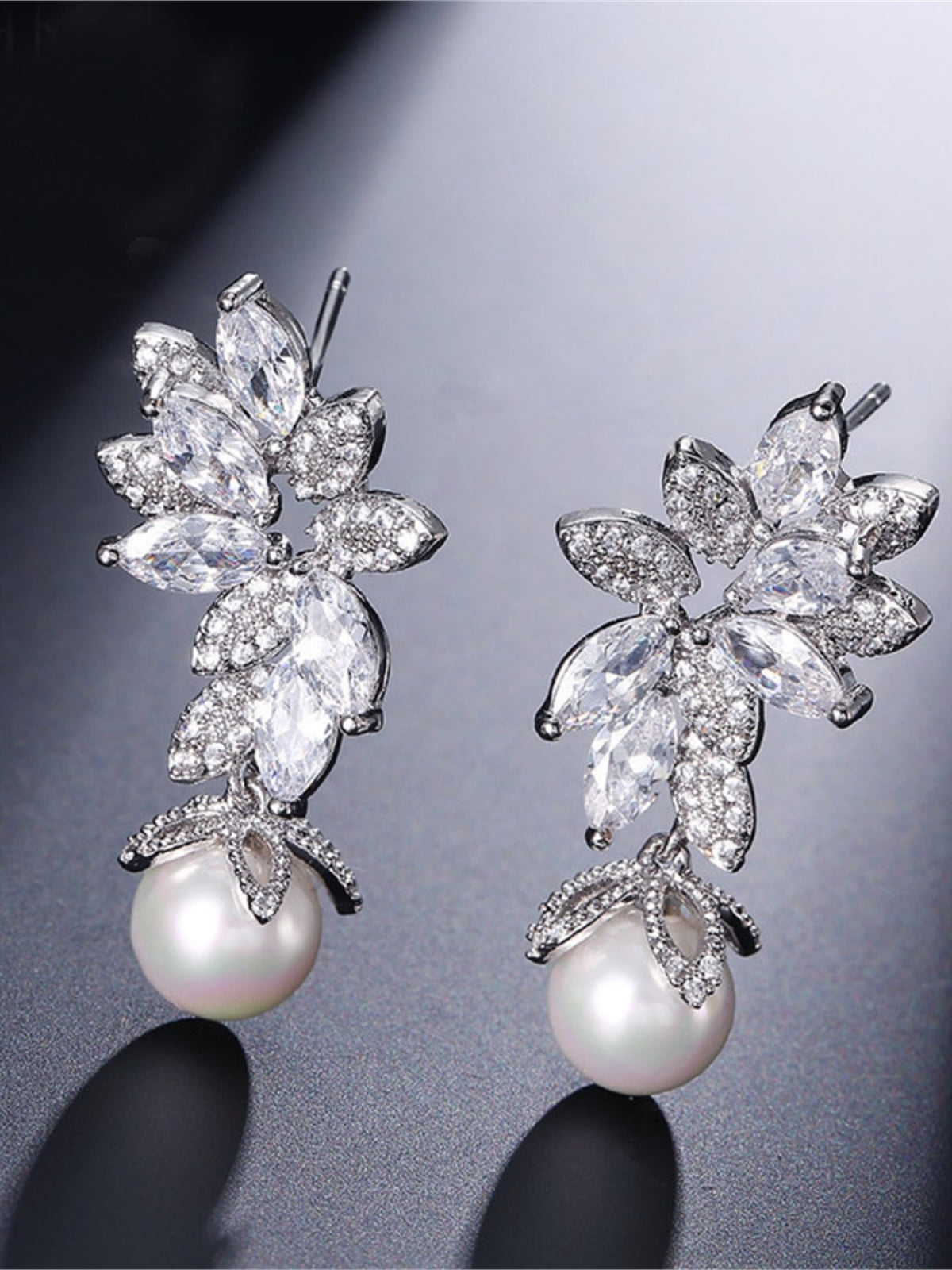 Boucles D'Oreilles Pendantes De Mariée En Forme De Feuille Avec Perles