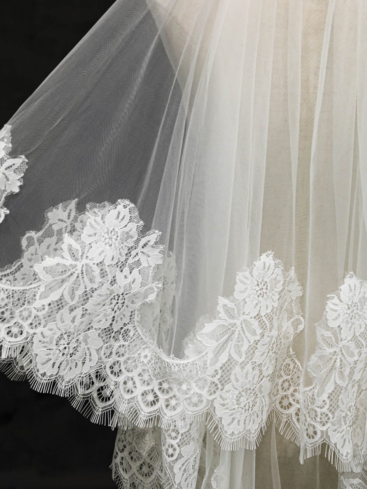 Voile De Mariée Court Rêveur En Dentelle À Deux Couches
