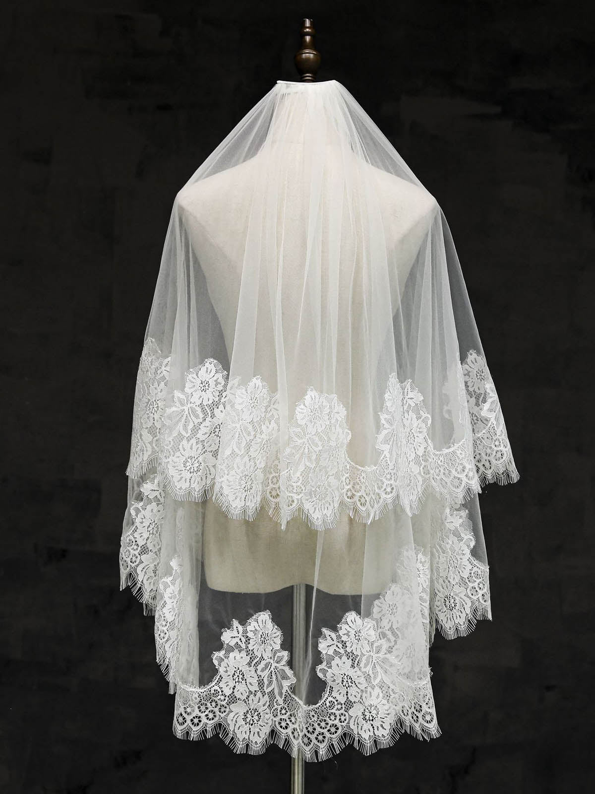 Voile De Mariée Court Rêveur En Dentelle À Deux Couches