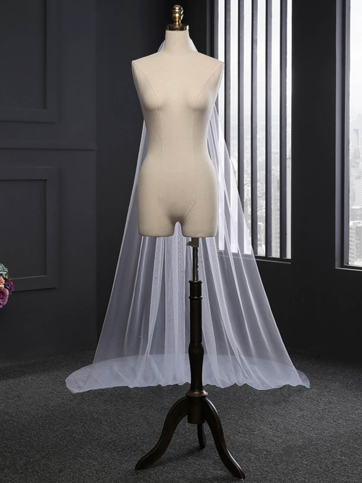Voile De Mariée En Tulle Simple Et Charmant Une Couche Bord Franc