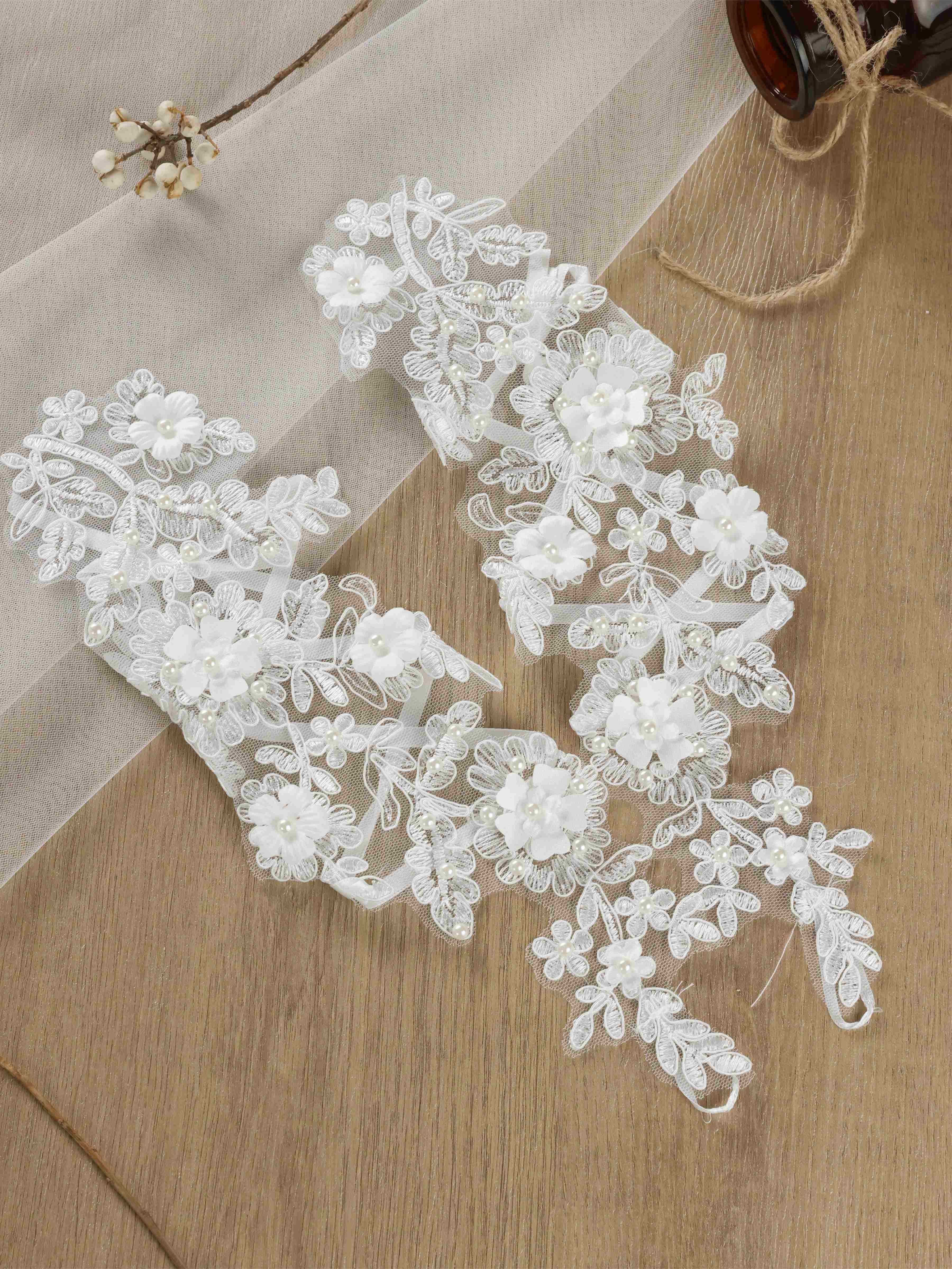 Gants De Mariée En Dentelle Florale 3D Avec Détails En Perles
