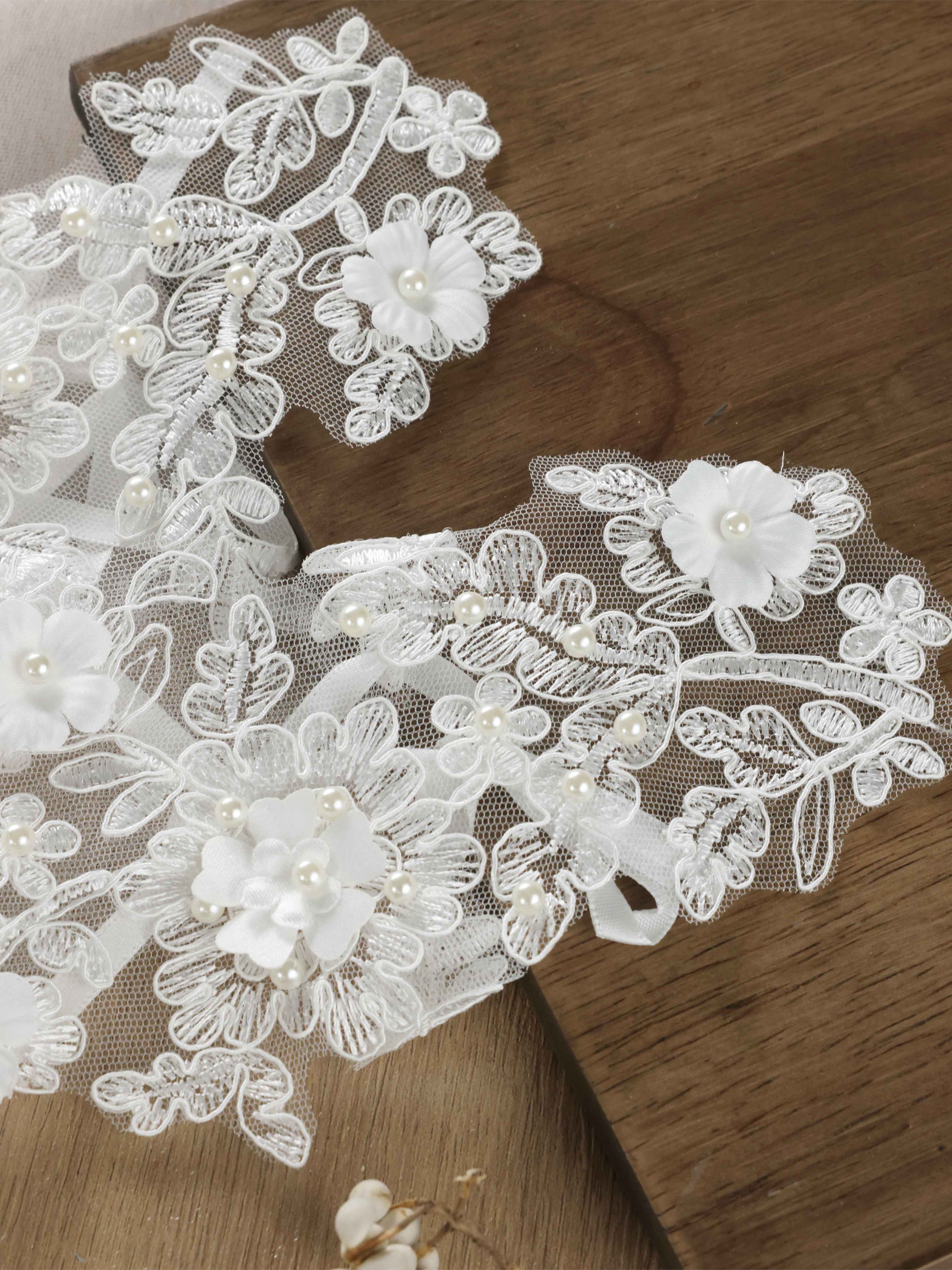 Gants De Mariée En Dentelle Florale 3D Avec Détails En Perles