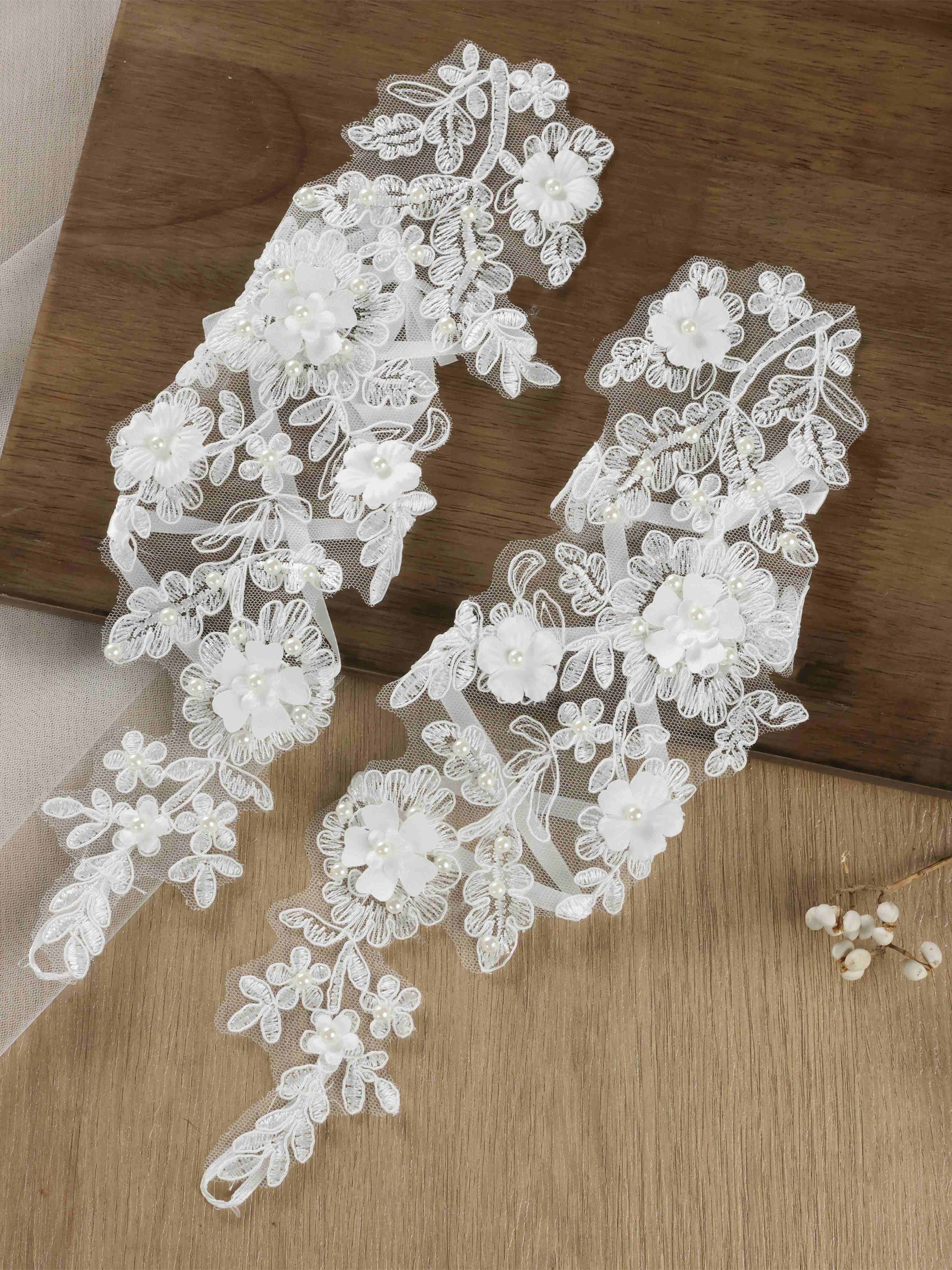 Gants De Mariée En Dentelle Florale 3D Avec Détails En Perles