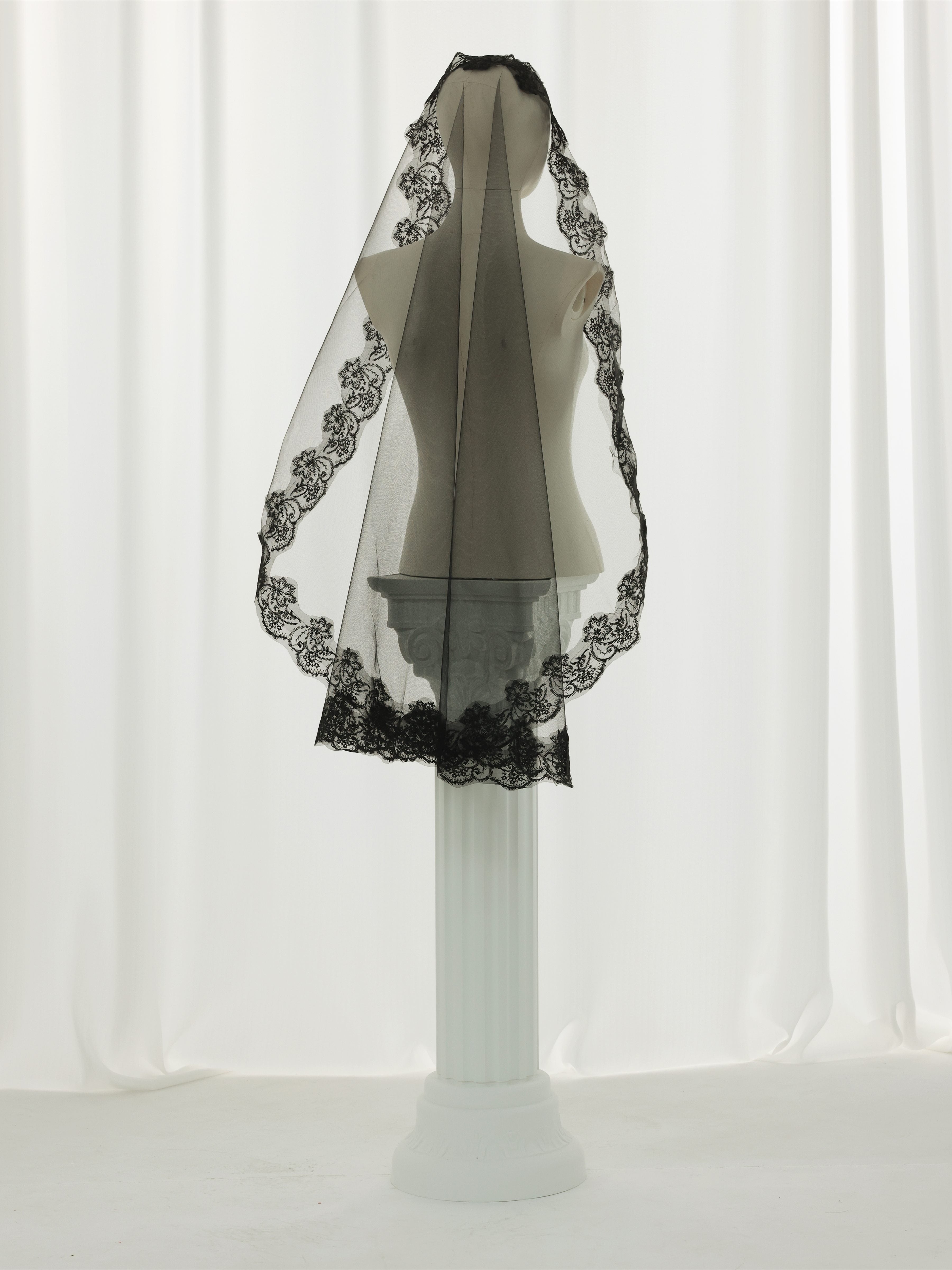 Voile De Mariée En Dentelle Avec Bordure Brodée
