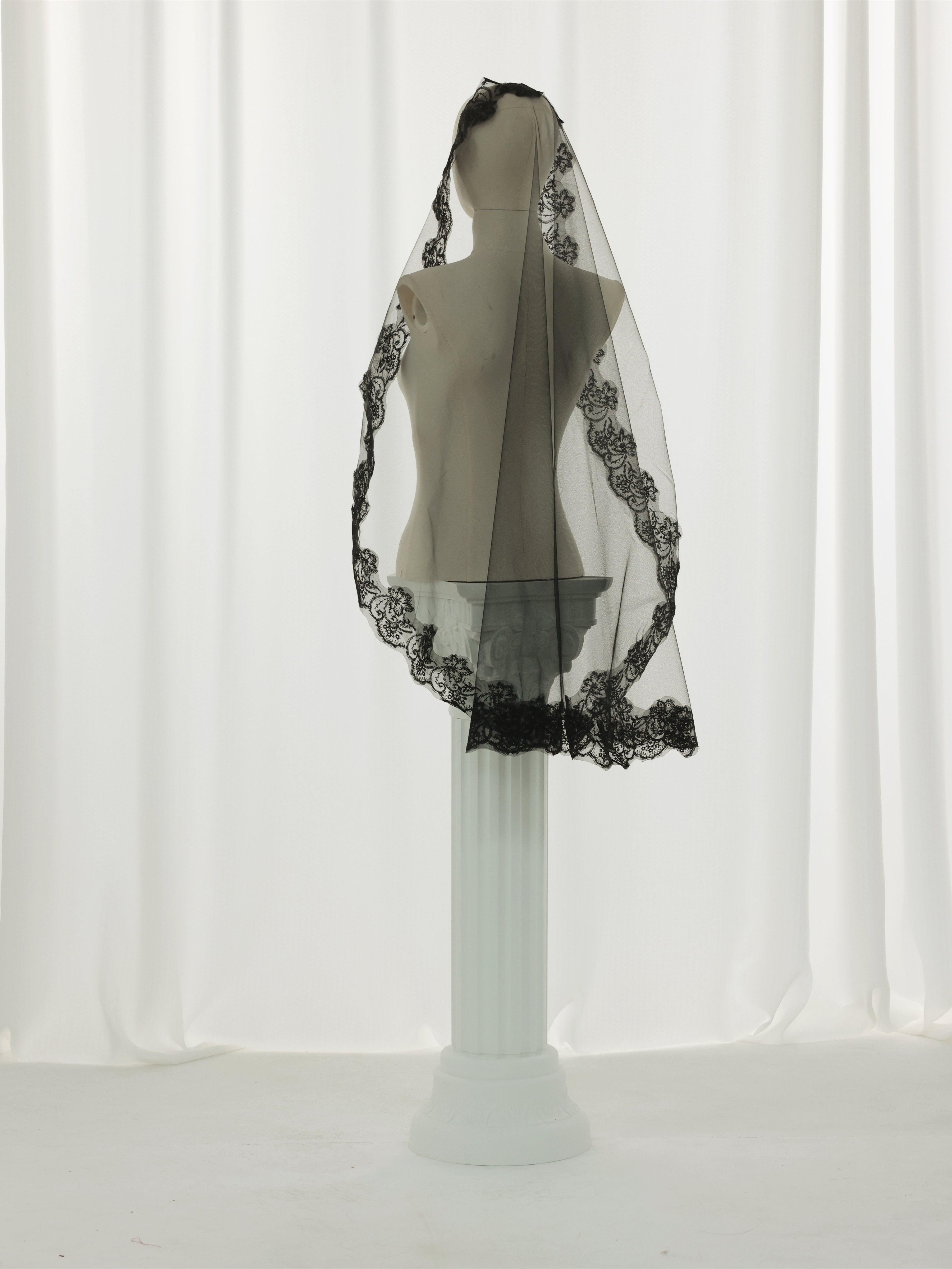 Voile De Mariée En Dentelle Avec Bordure Brodée