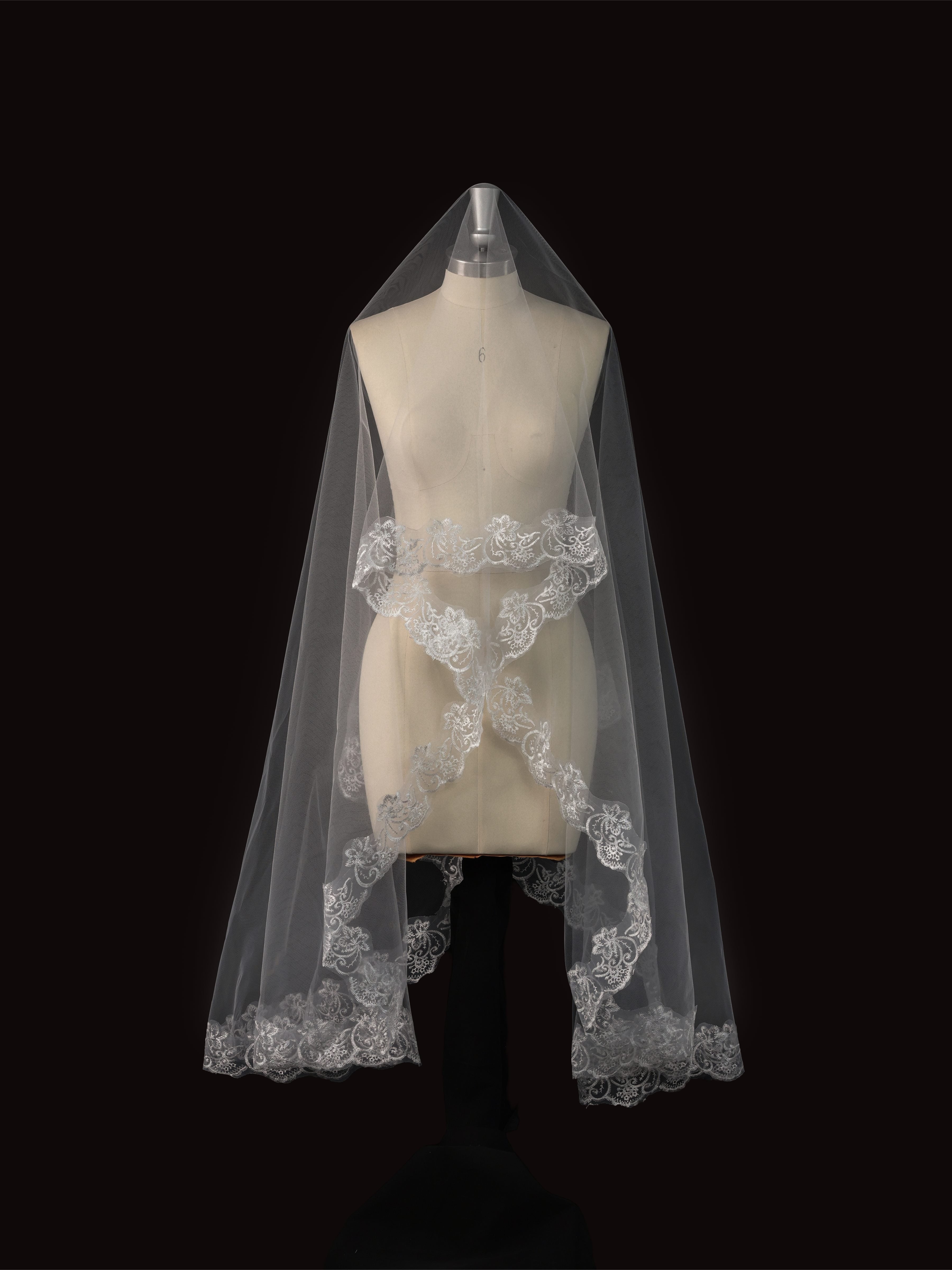 Voile De Mariée En Dentelle Avec Bordure Florale