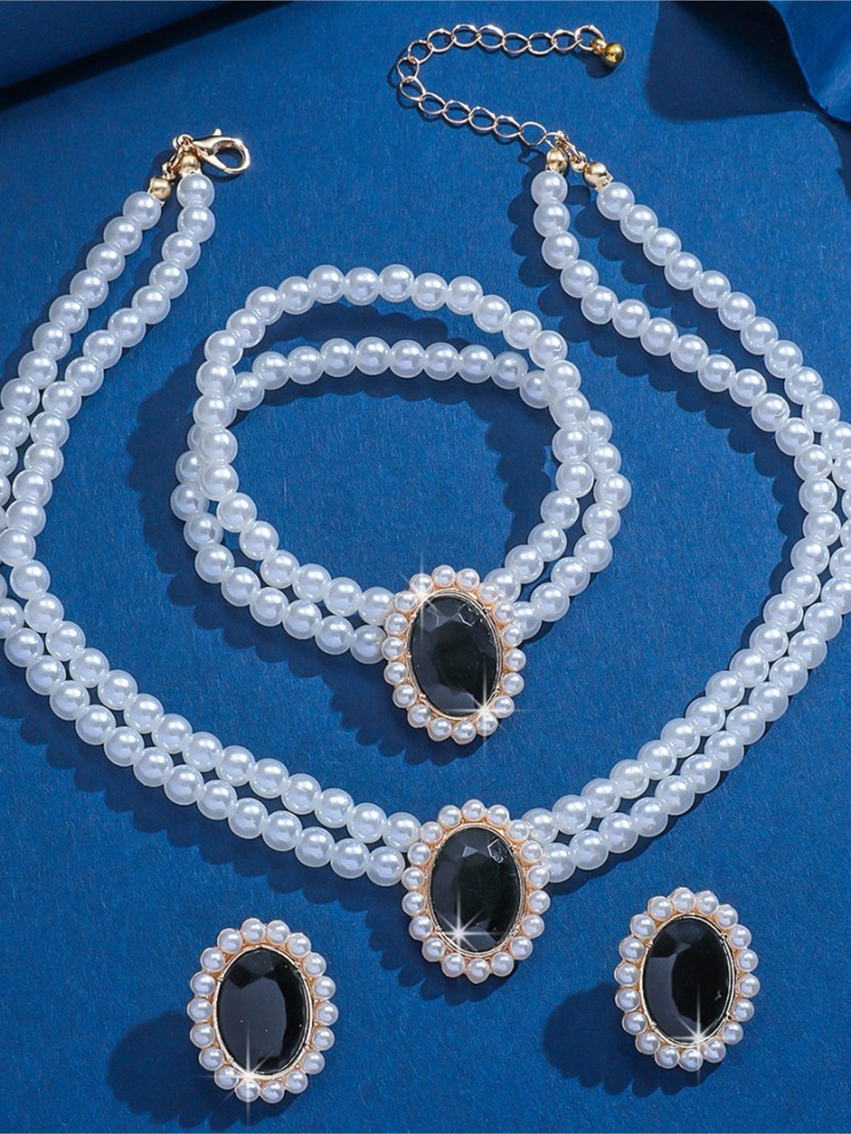 Parure De Bijoux Habillée En Perles Et Cristal