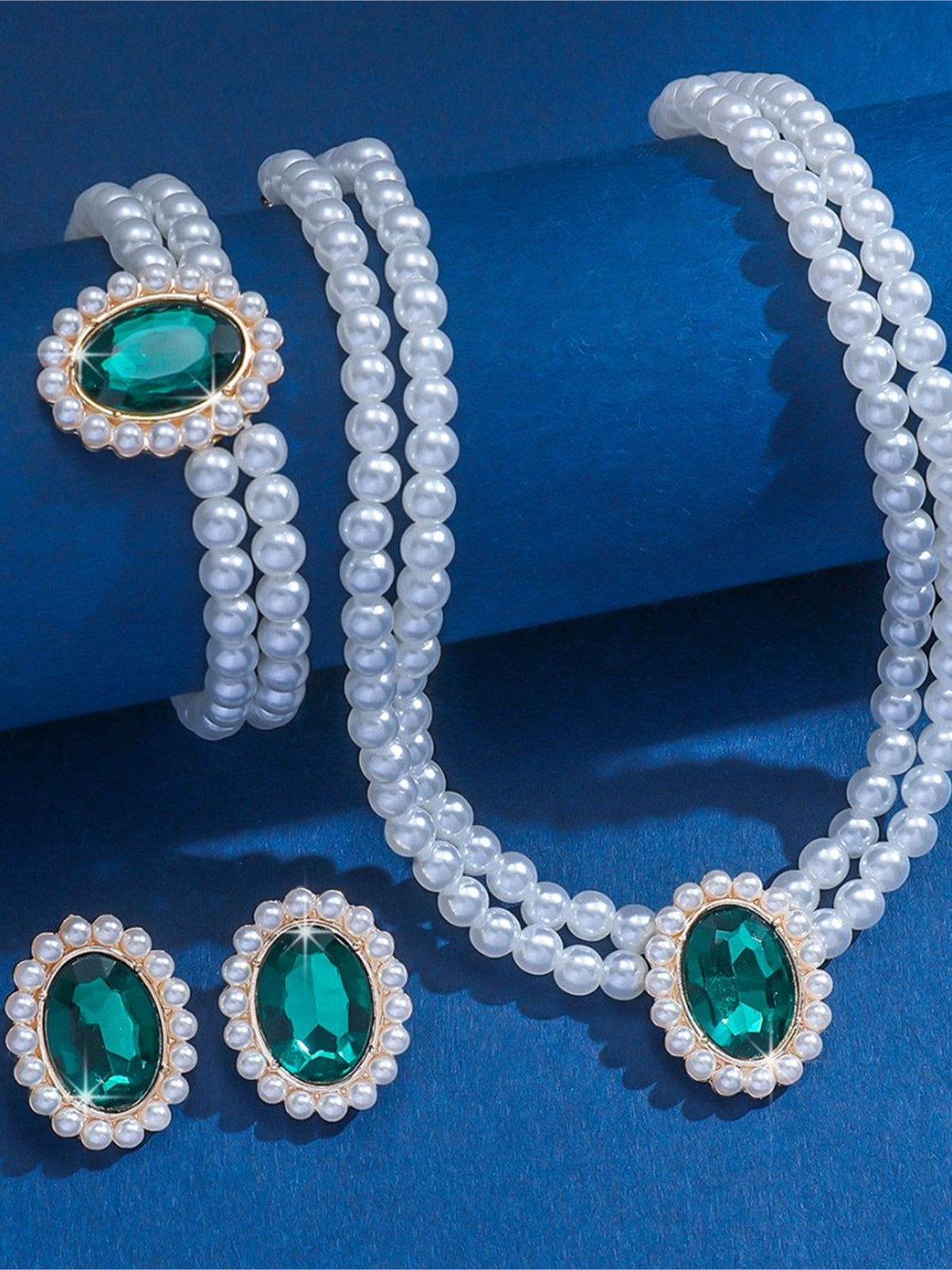 Parure De Bijoux Habillée En Perles Et Cristal