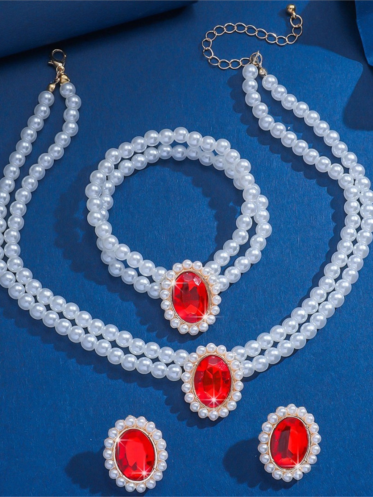 Parure De Bijoux Habillée En Perles Et Cristal