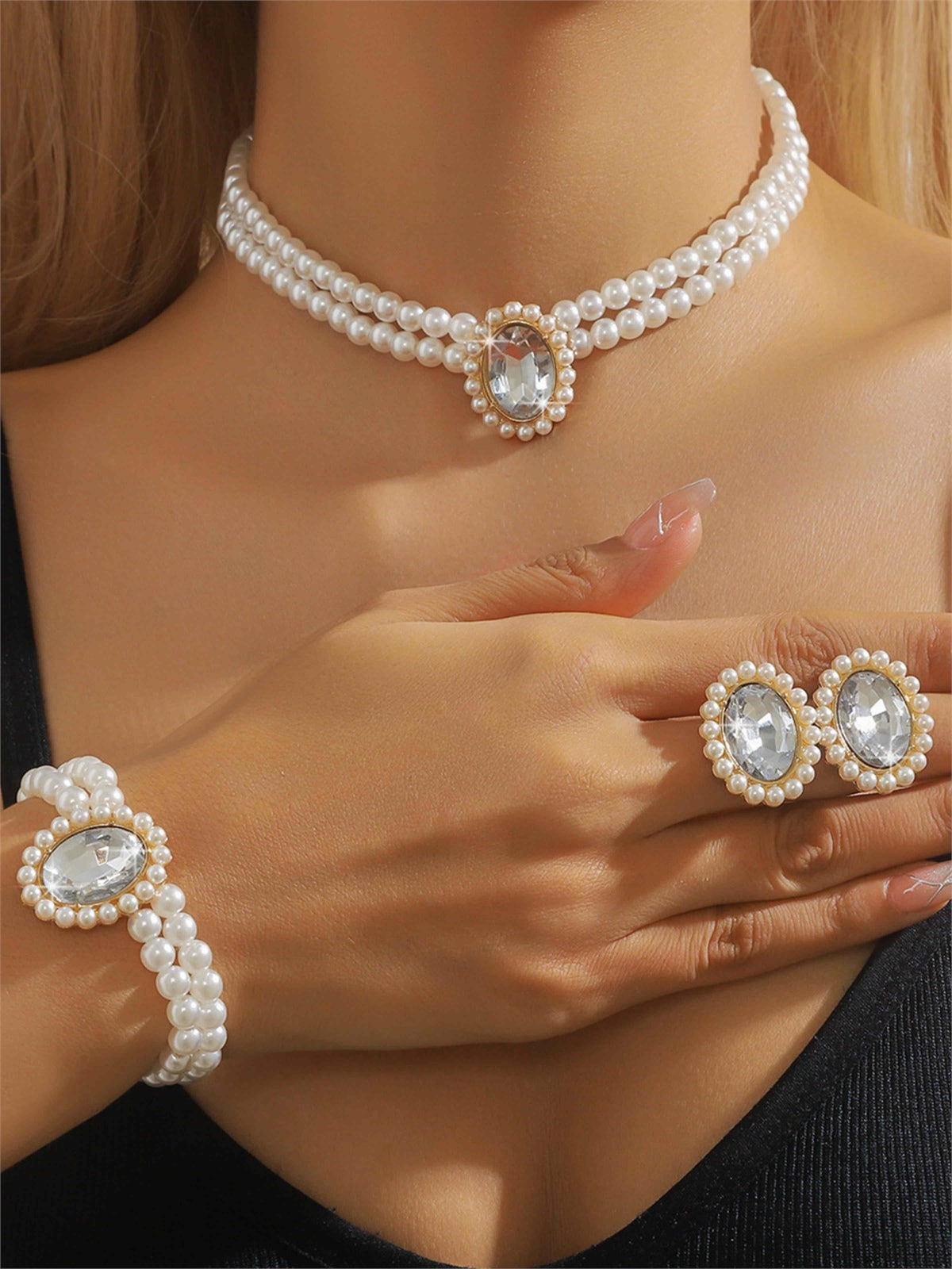 Parure De Bijoux Habillée En Perles Et Cristal