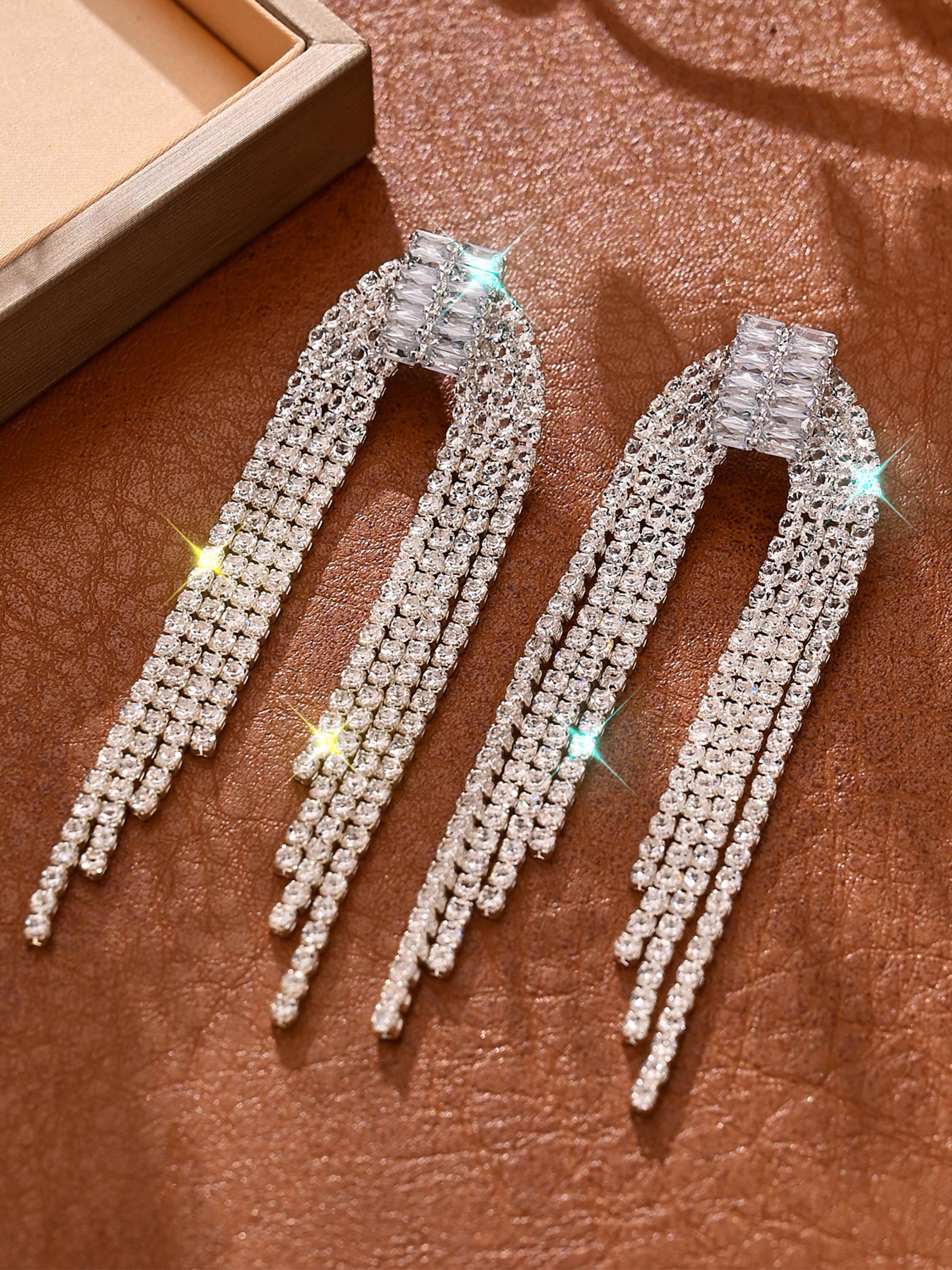 Boucles D’Oreilles Longues Uniques En Strass