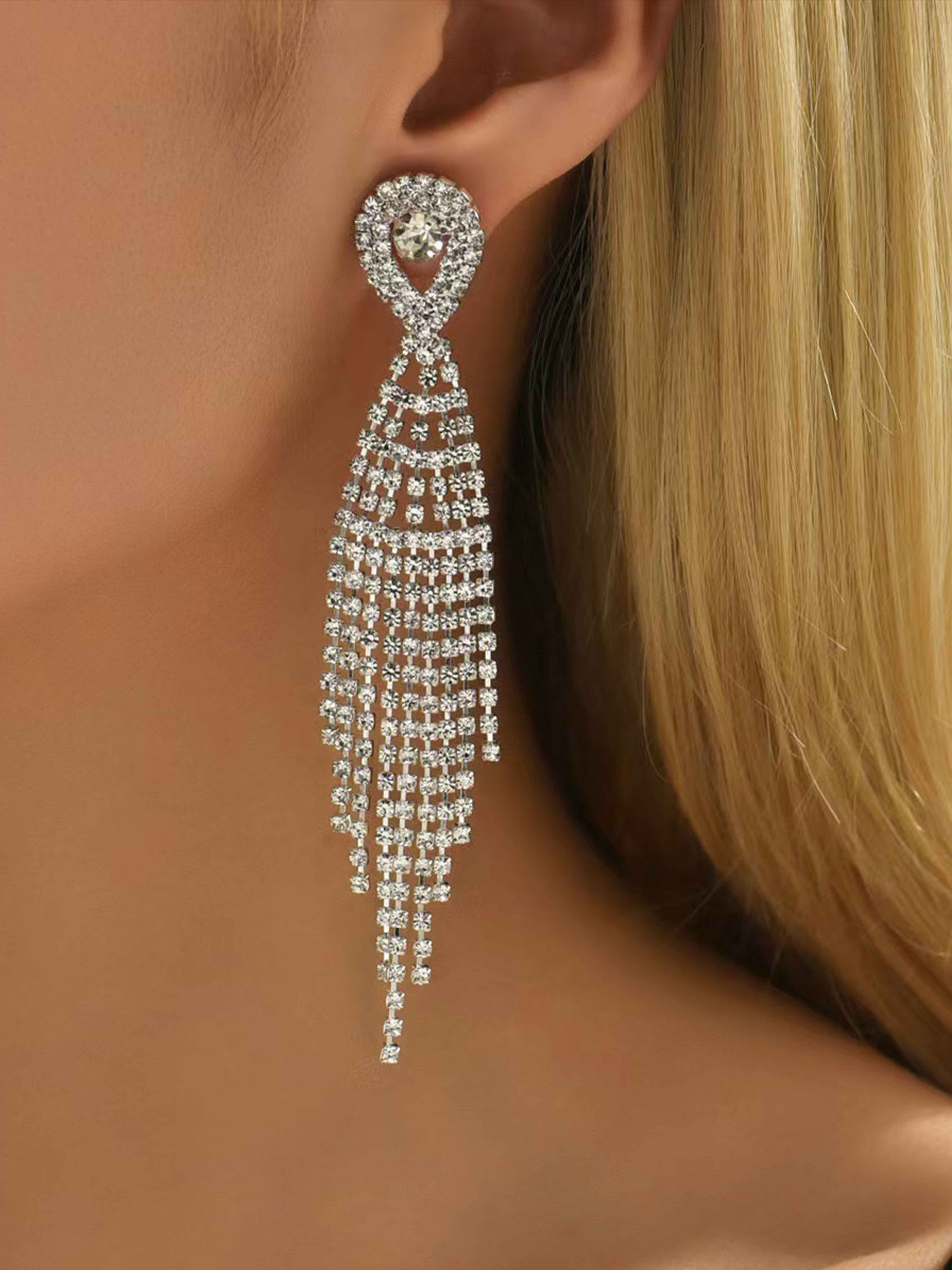 Boucles D’Oreilles Longues Brillantes À Pampilles Et Strass