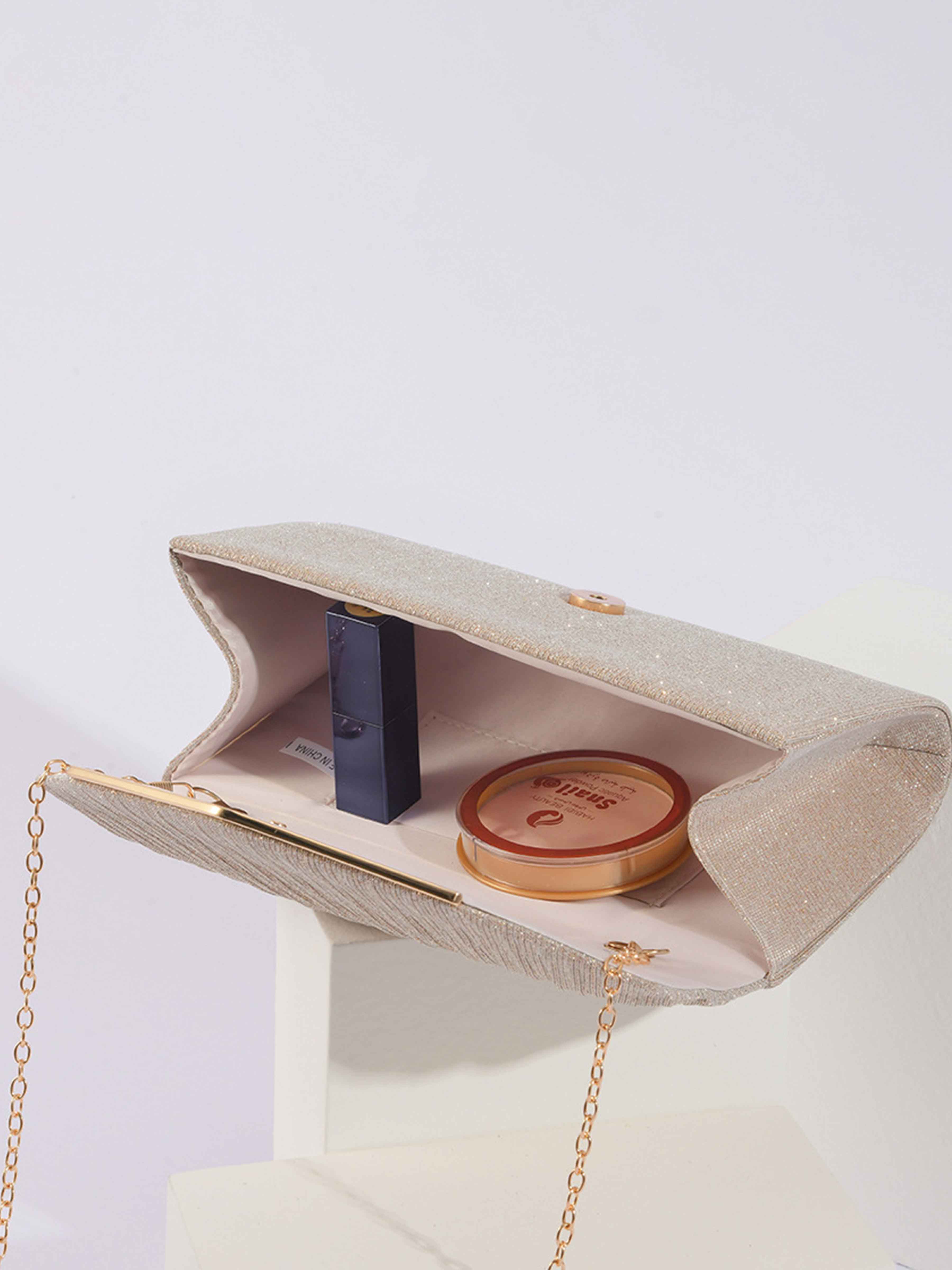 Pochettes Et Sacs De Soirée Brillants Élégants Et Tendance