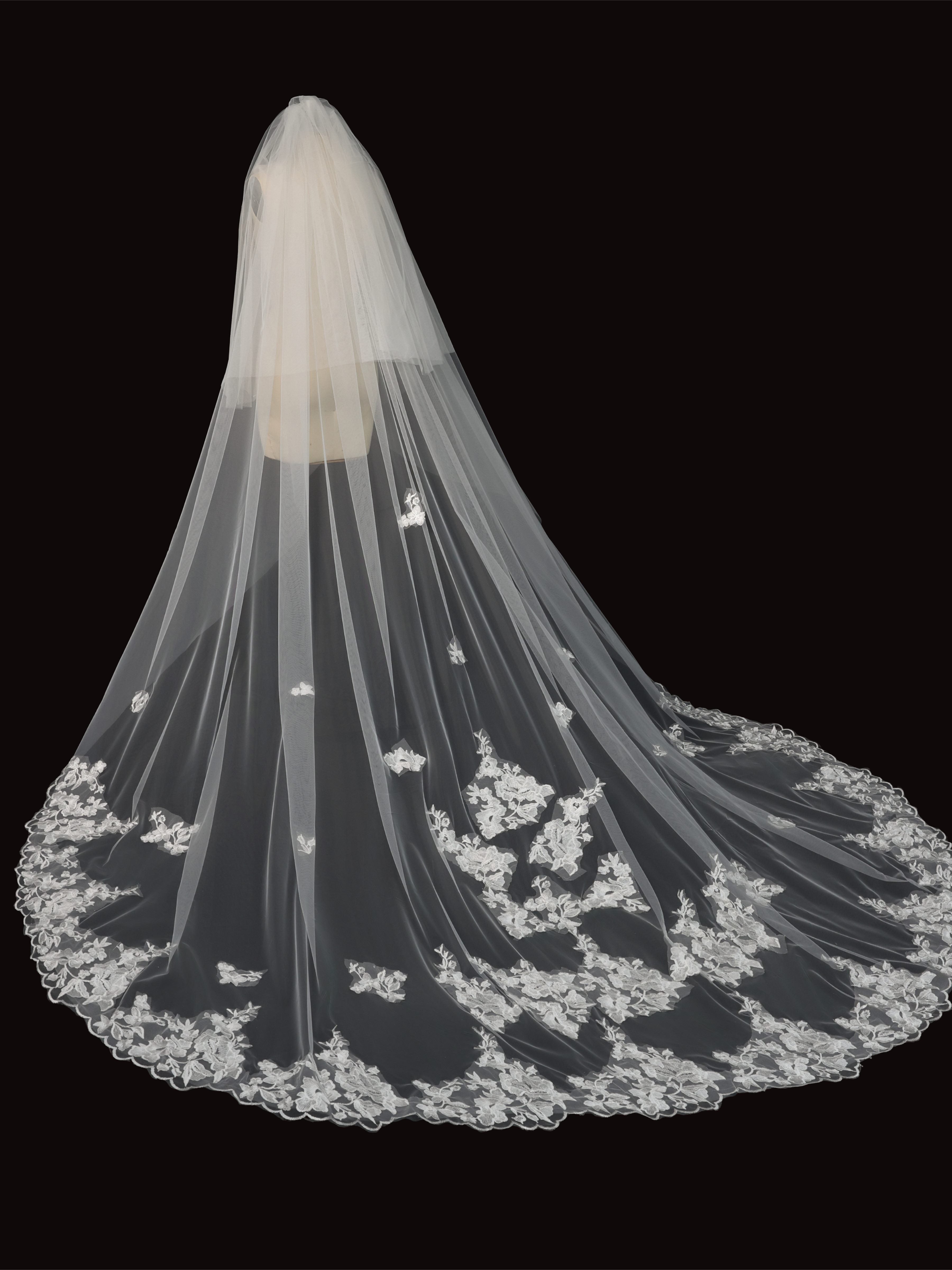 Voile De Mariée Volumineux En Tulle Avec Peigne