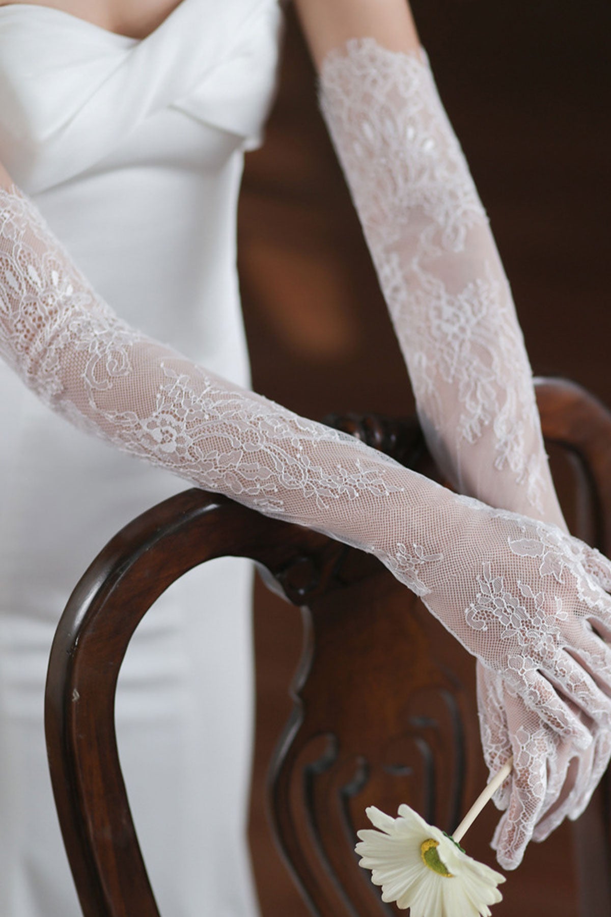 Gants De Mariée Modernes Brodés À Motifs Floraux