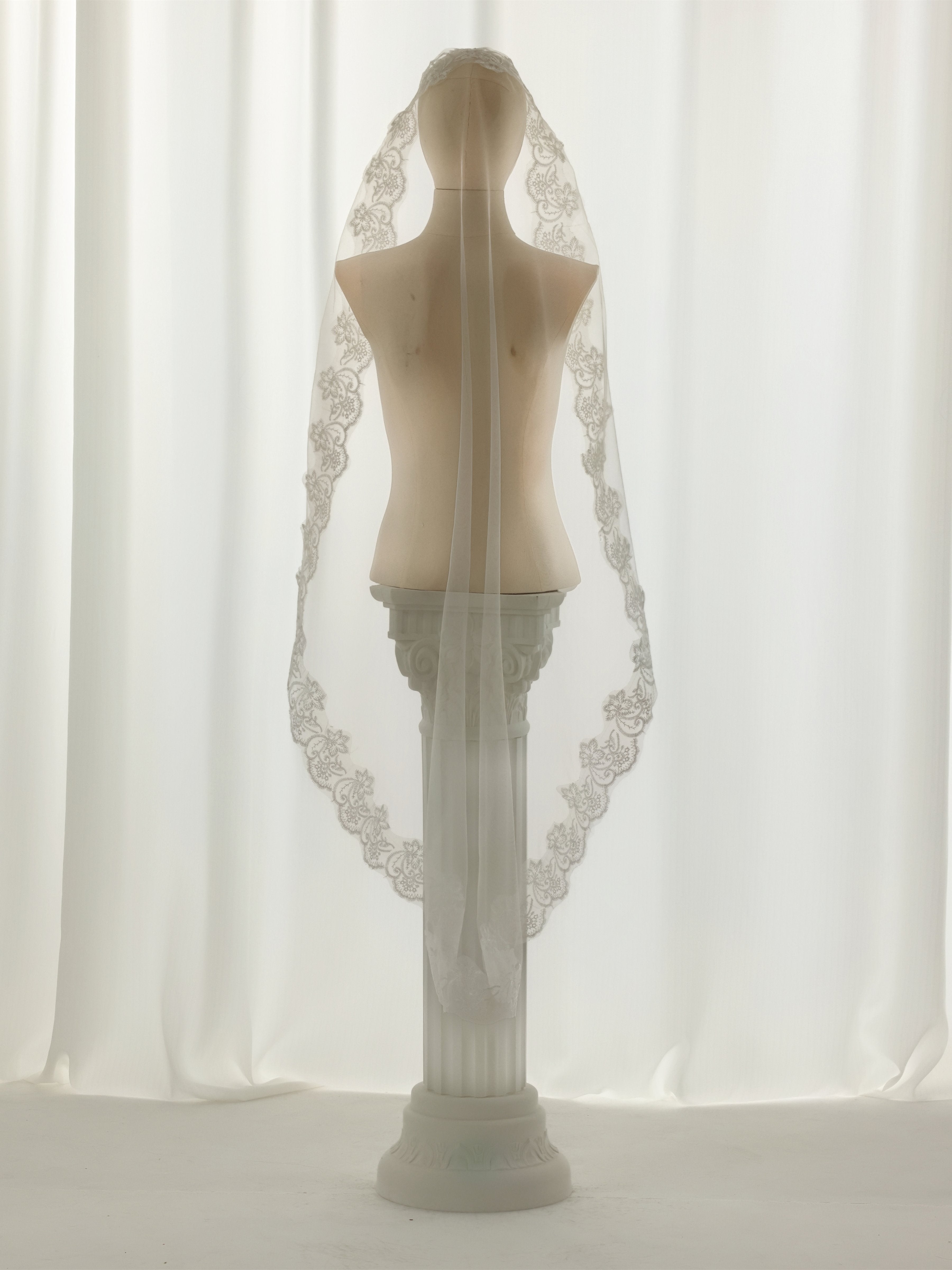 Voile De Mariée Mantille Avec Bordure En Dentelle Florale