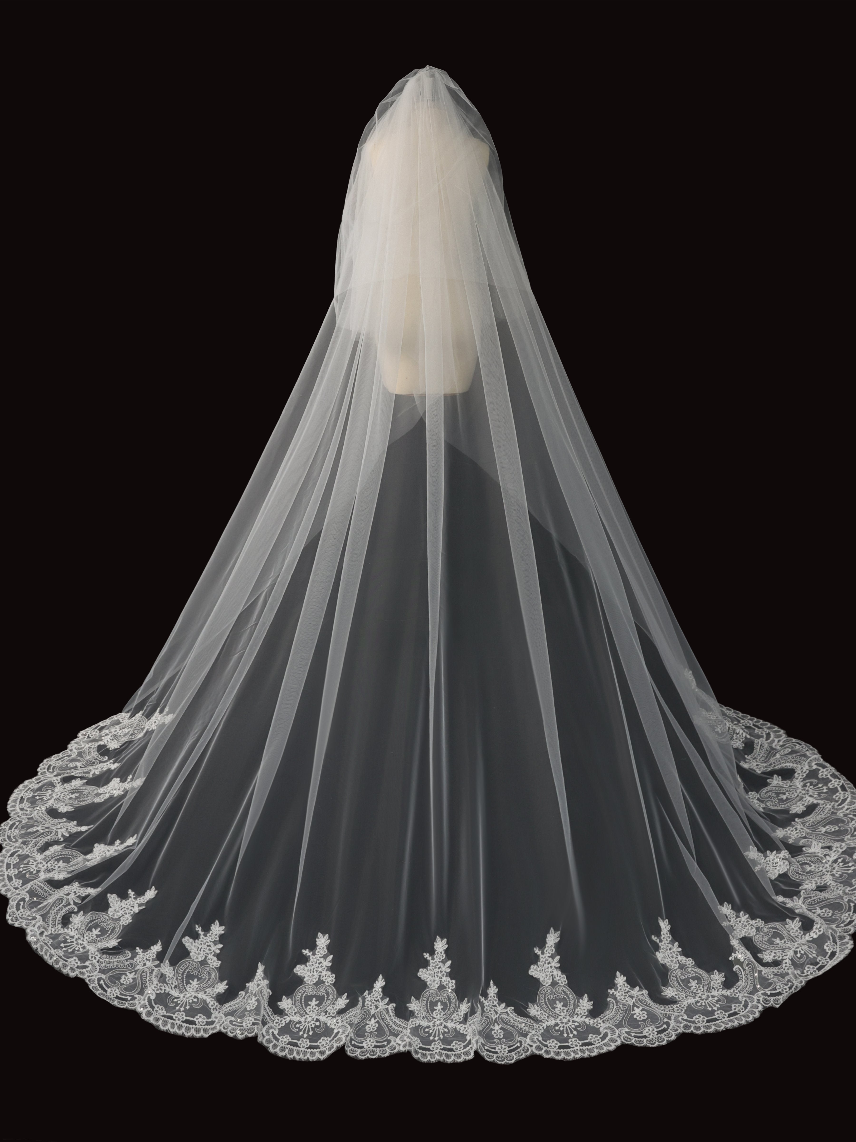 Voile De Mariée En Tulle Superposé Avec Peigne