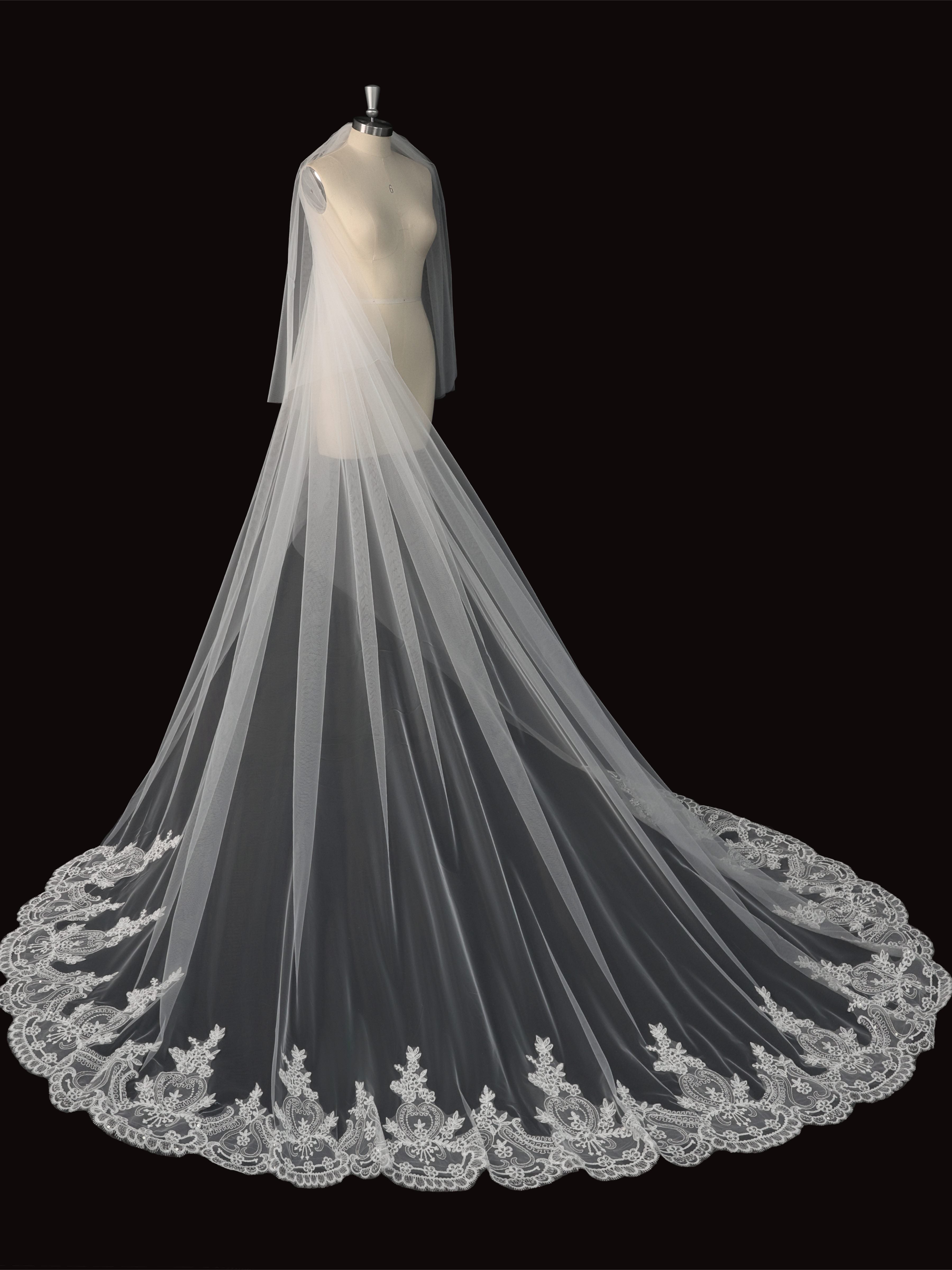 Voile De Mariée En Tulle Superposé Avec Peigne