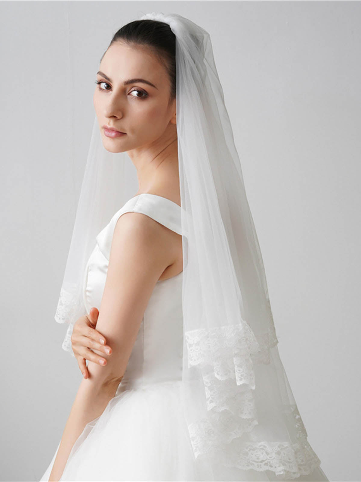Voile De Mariage Chic Bordé D’Appliques En Dentelle