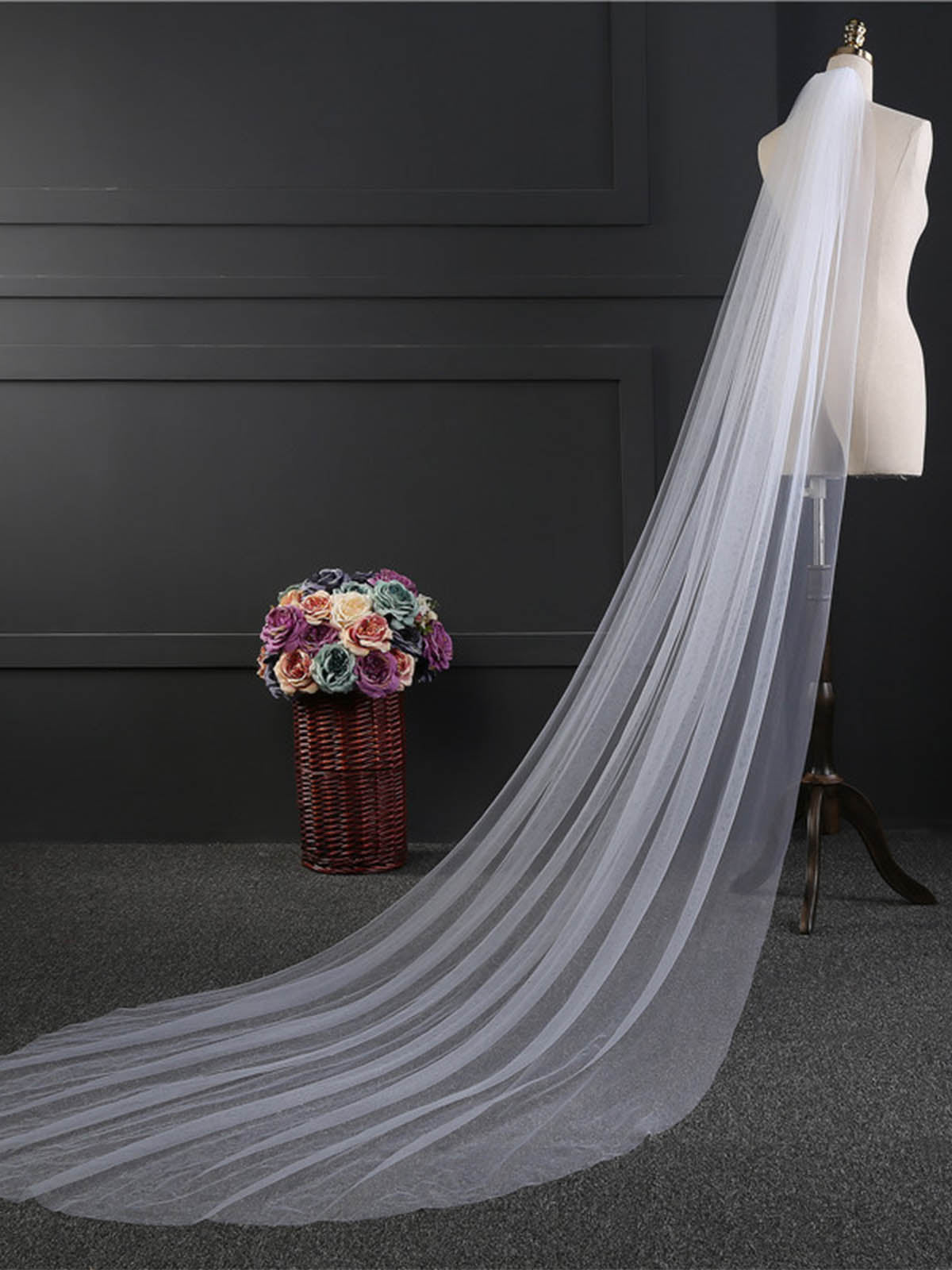 Voile De Mariée En Tulle Simple Et Charmant Une Couche Bord Franc